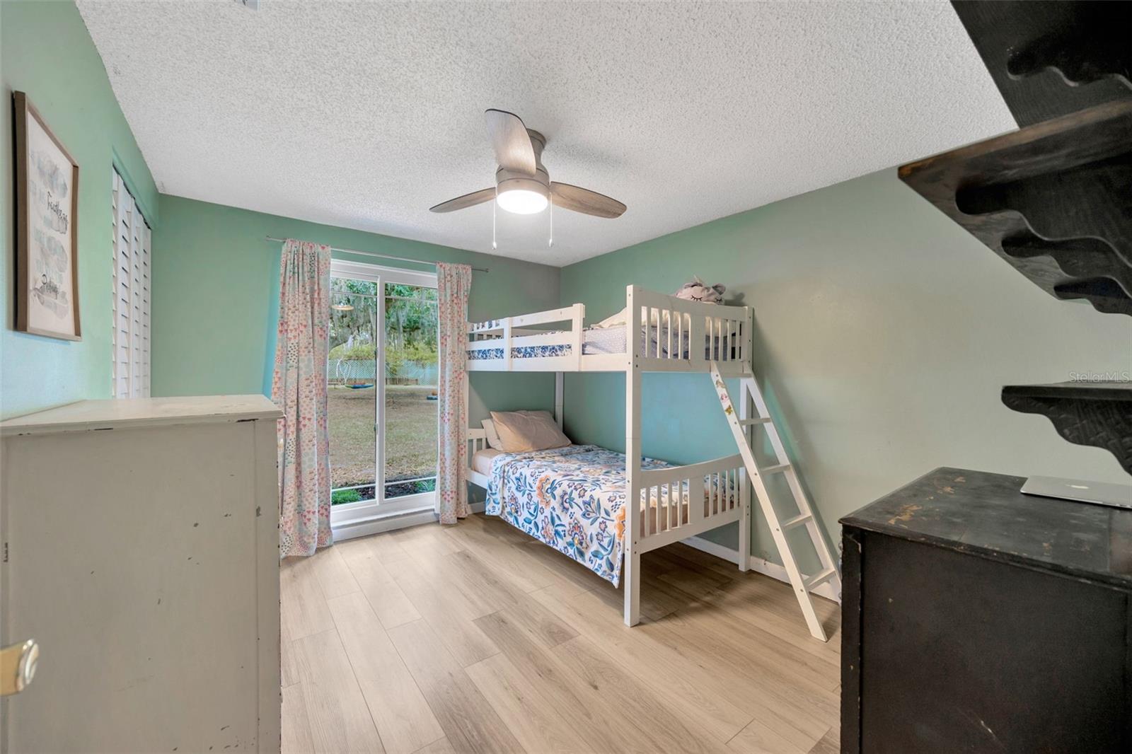 Listing photo id 26 for 525 Gornto Lake Road