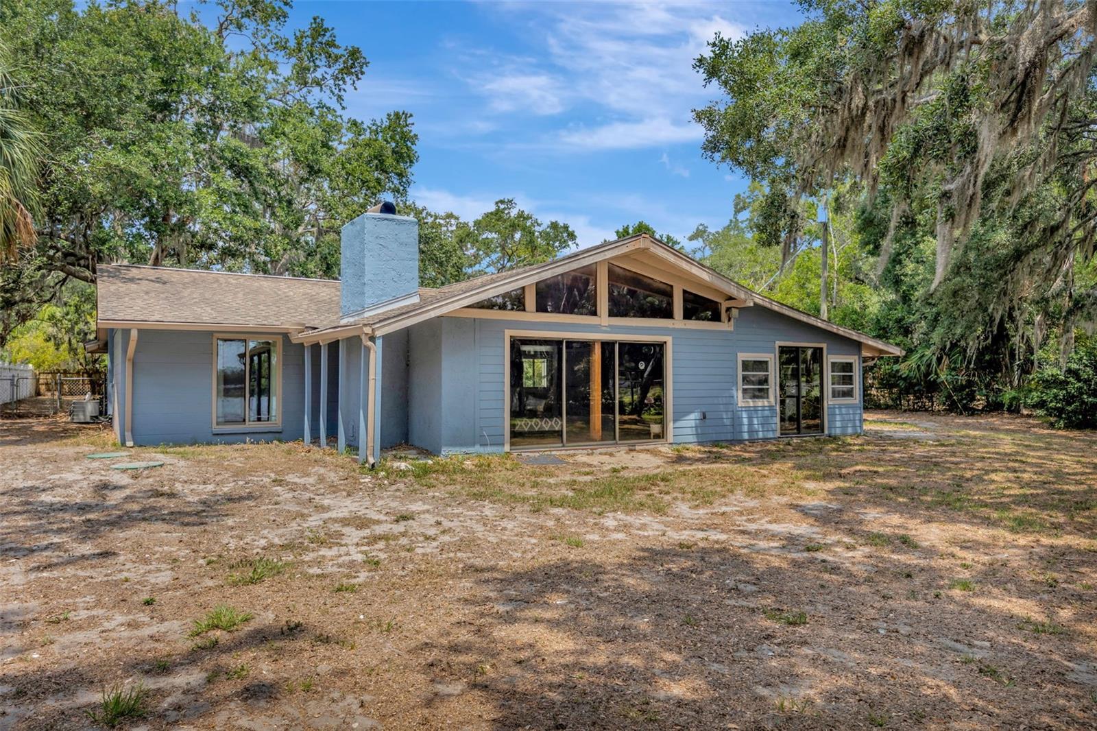 Listing photo id 29 for 525 Gornto Lake Road