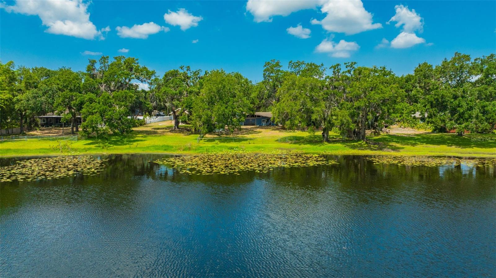 Listing photo id 31 for 525 Gornto Lake Road