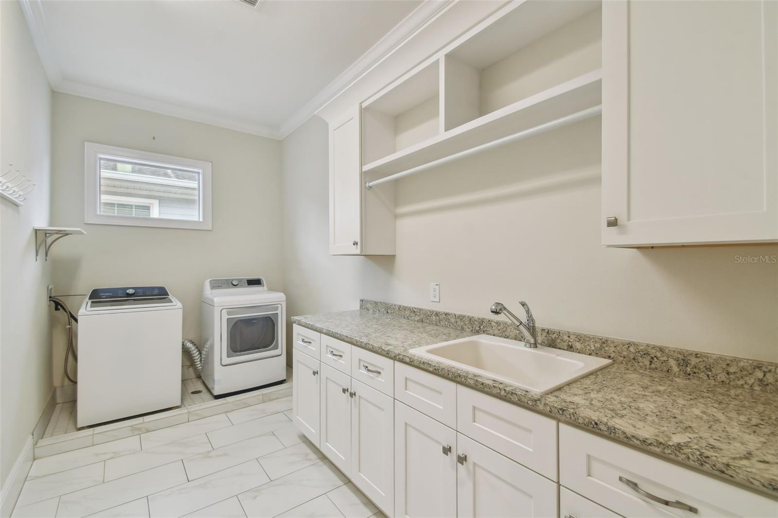 Listing photo id 47 for 3109 Granada Street