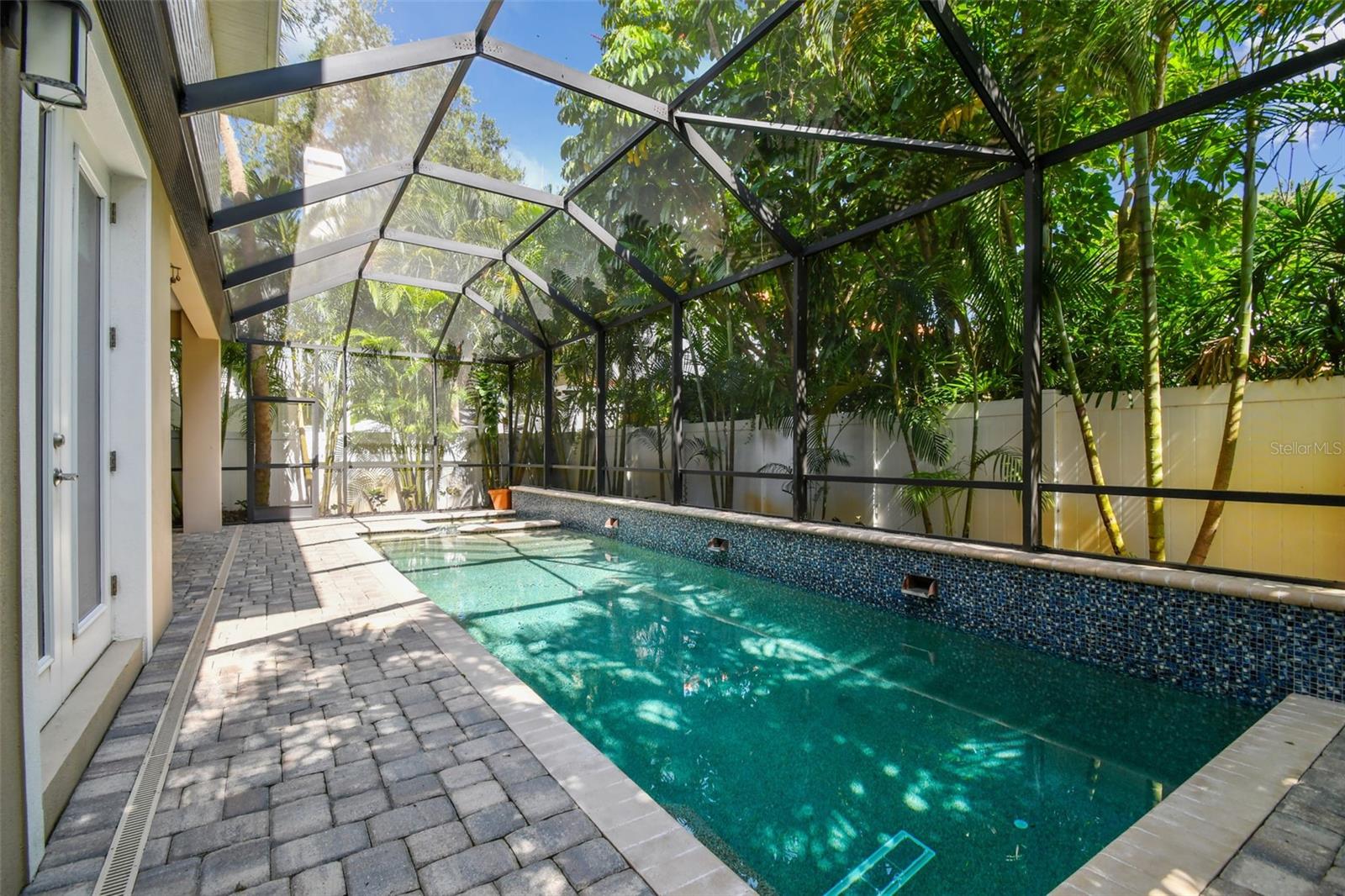 Listing photo id 51 for 3109 Granada Street