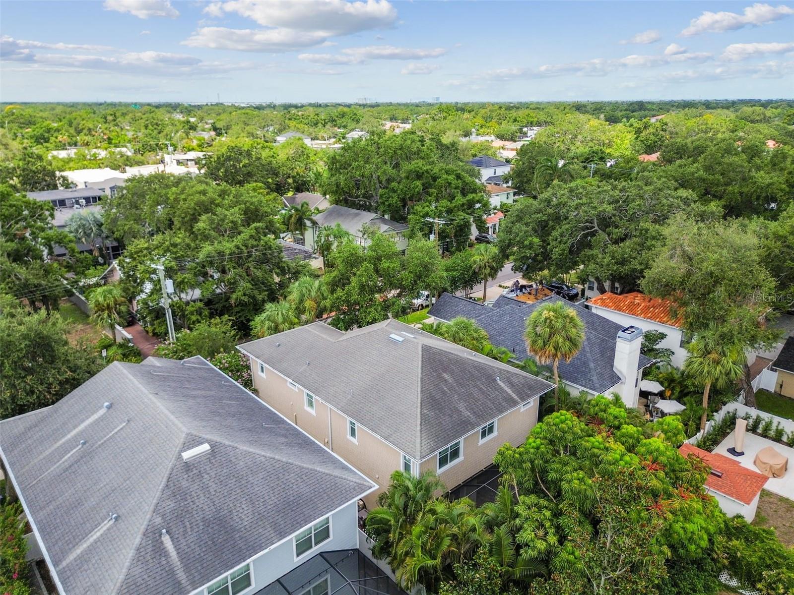 Listing photo id 60 for 3109 Granada Street