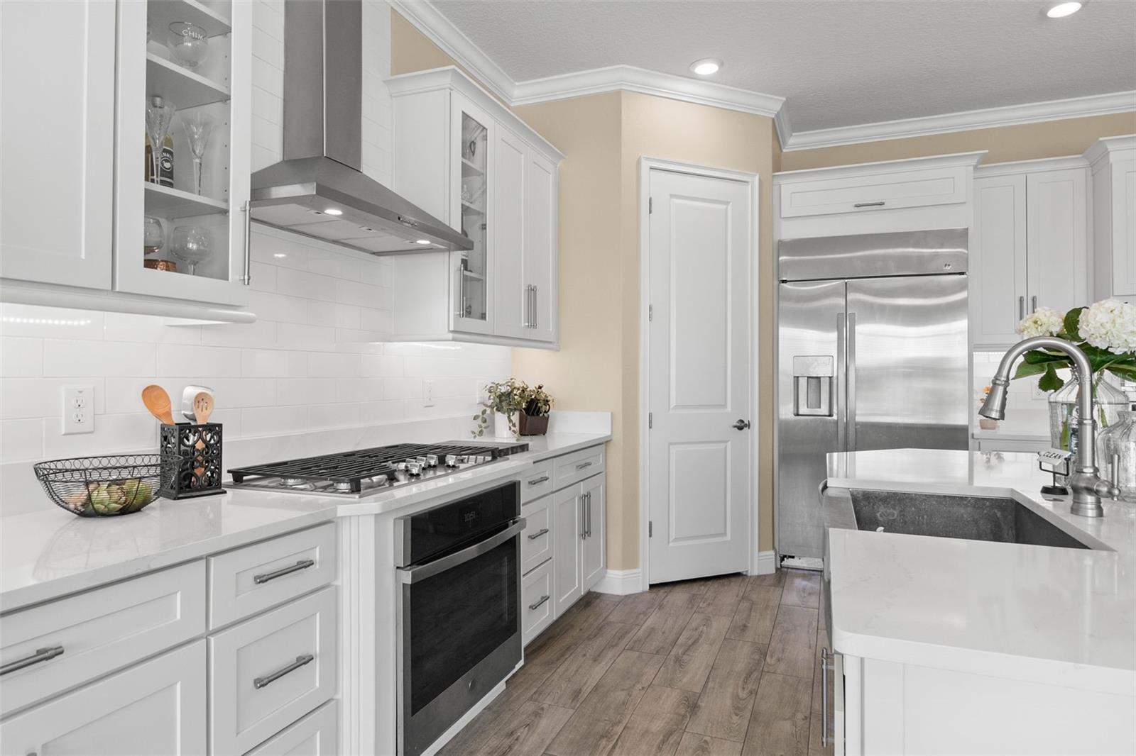 Listing photo id 11 for 6154 Marsh Trail Drive