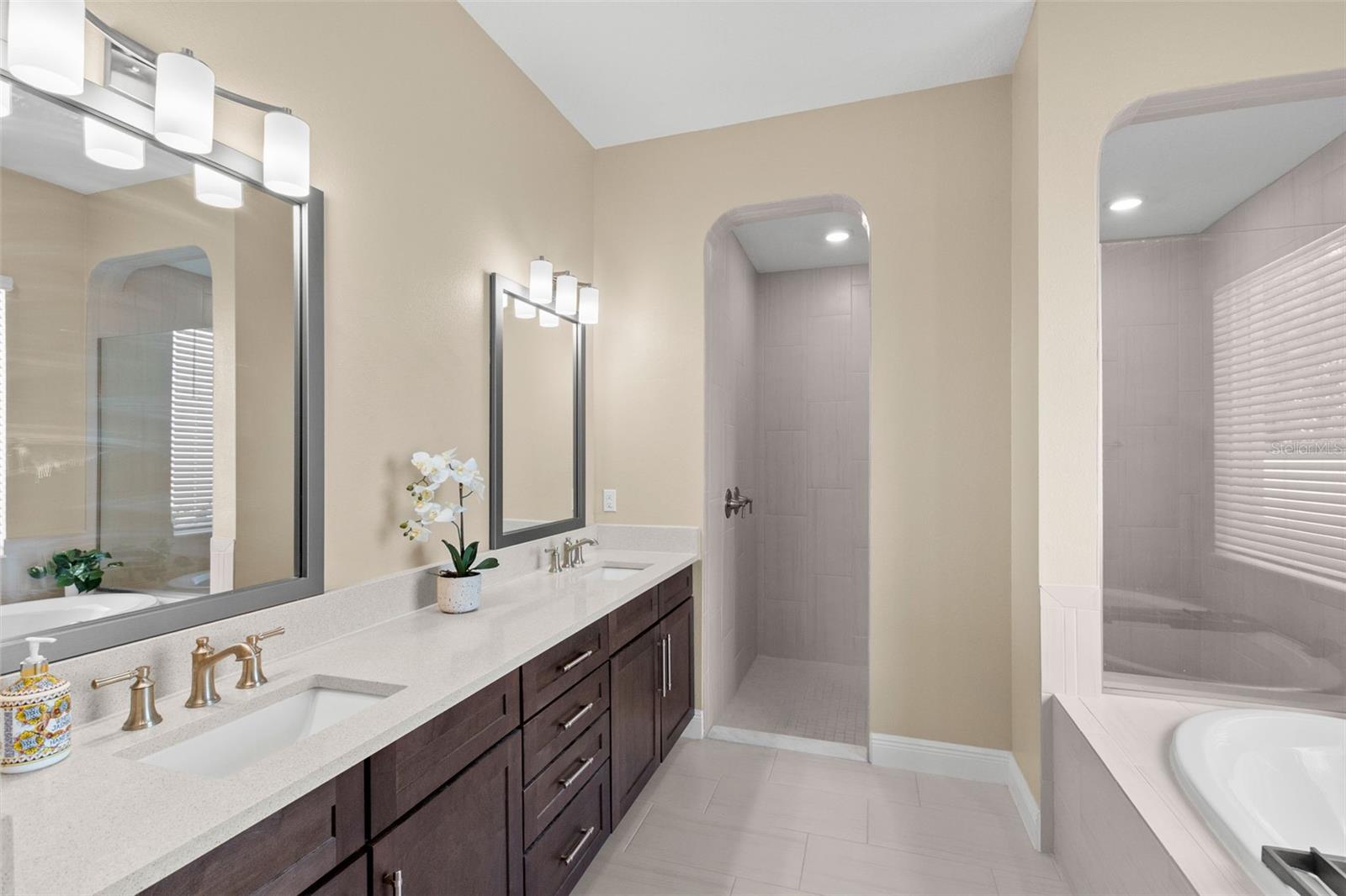 Listing photo id 30 for 6154 Marsh Trail Drive