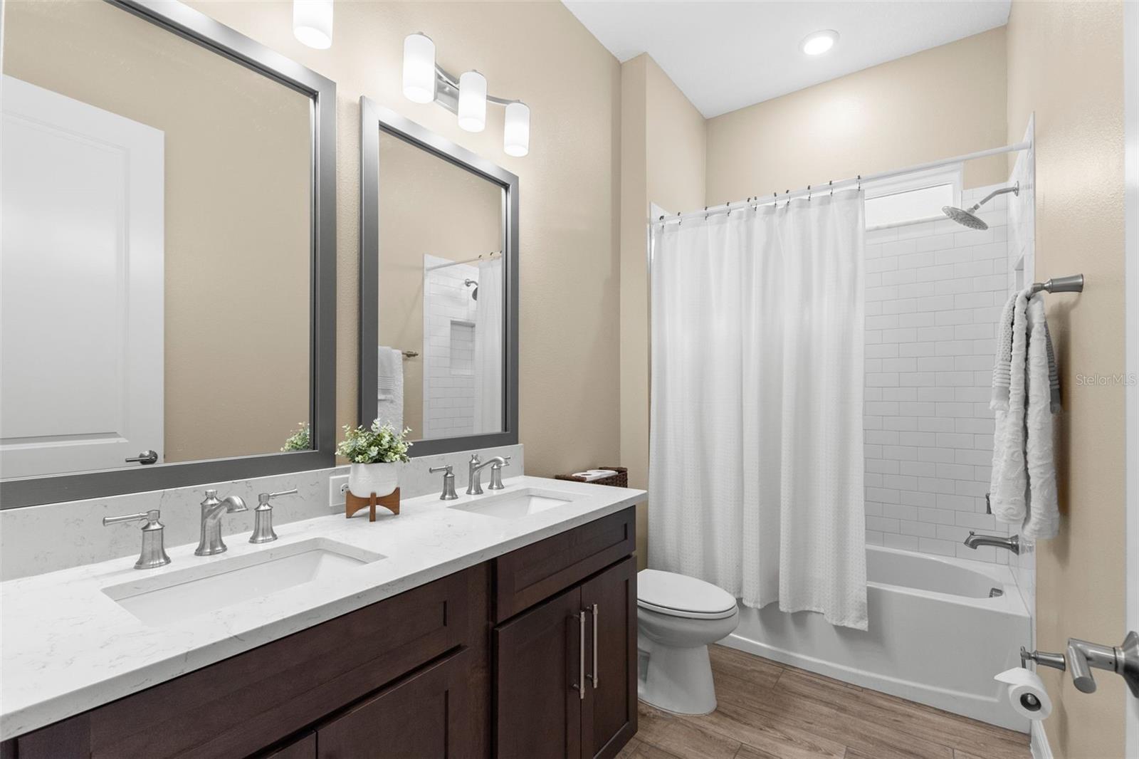 Listing photo id 44 for 6154 Marsh Trail Drive