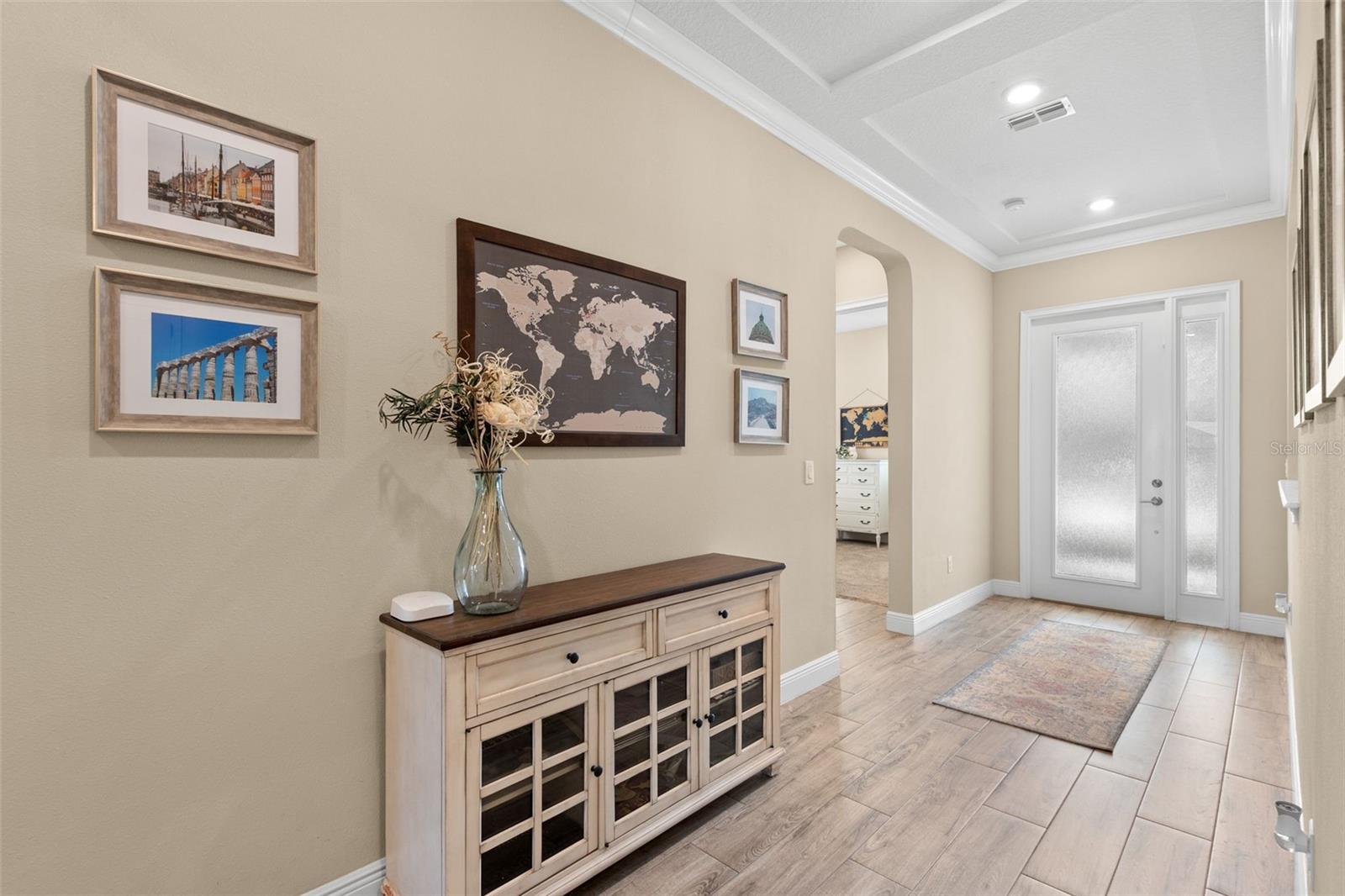 Listing photo id 3 for 6154 Marsh Trail Drive