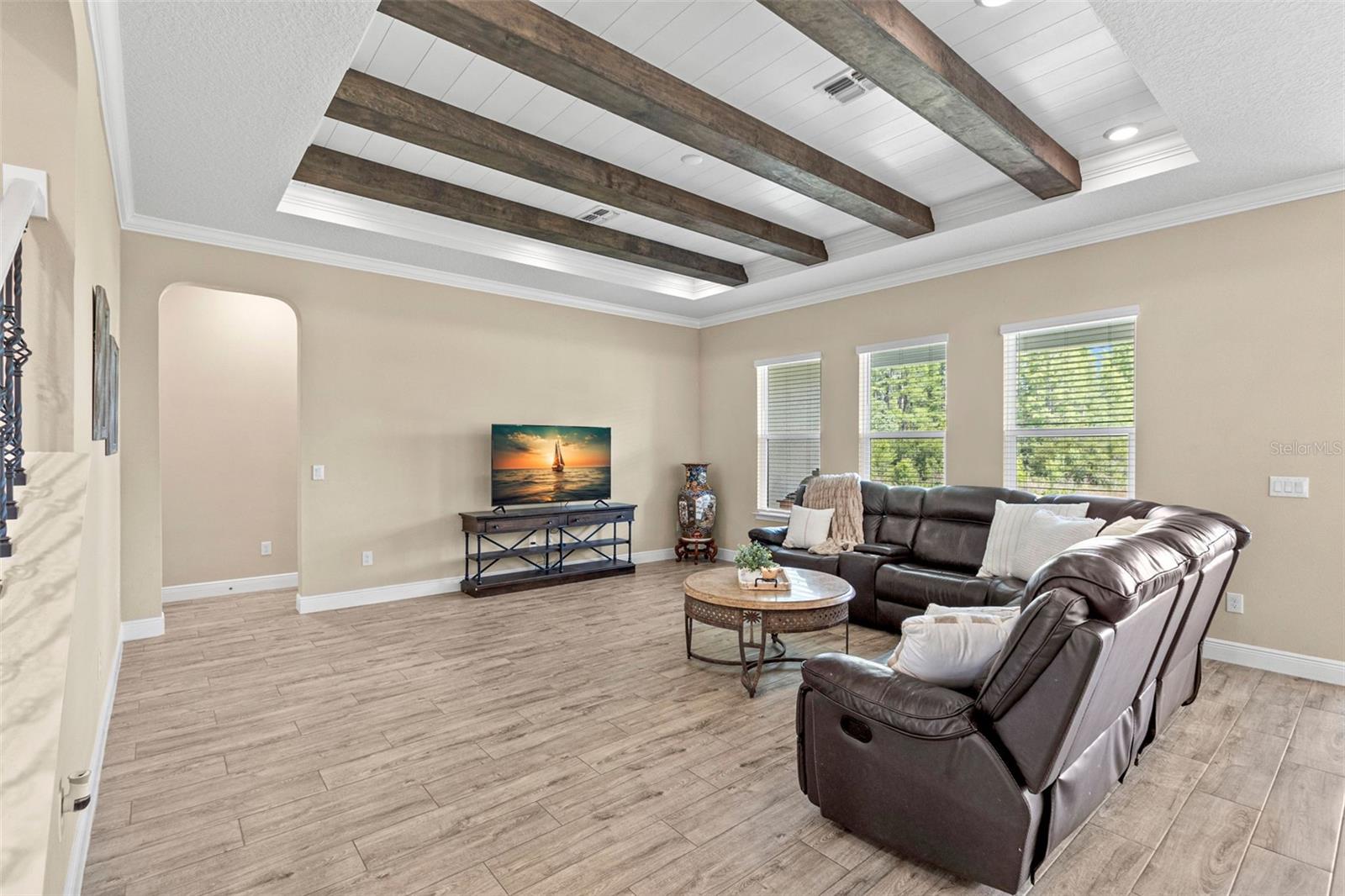 Listing photo id 5 for 6154 Marsh Trail Drive