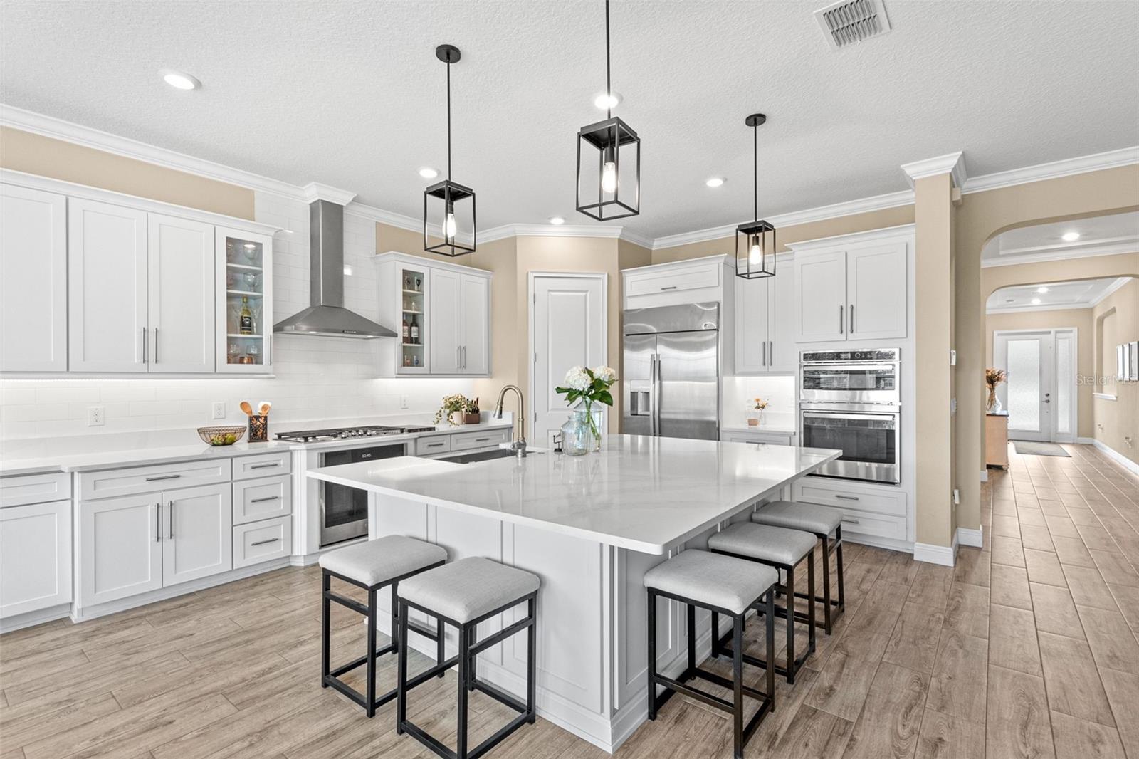 Listing photo id 7 for 6154 Marsh Trail Drive