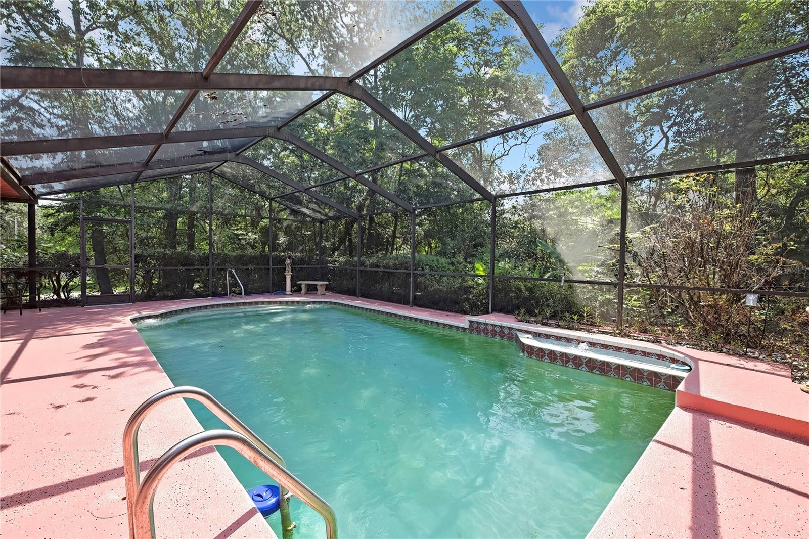 Listing photo id 25 for 4388 Tiffin Avenue