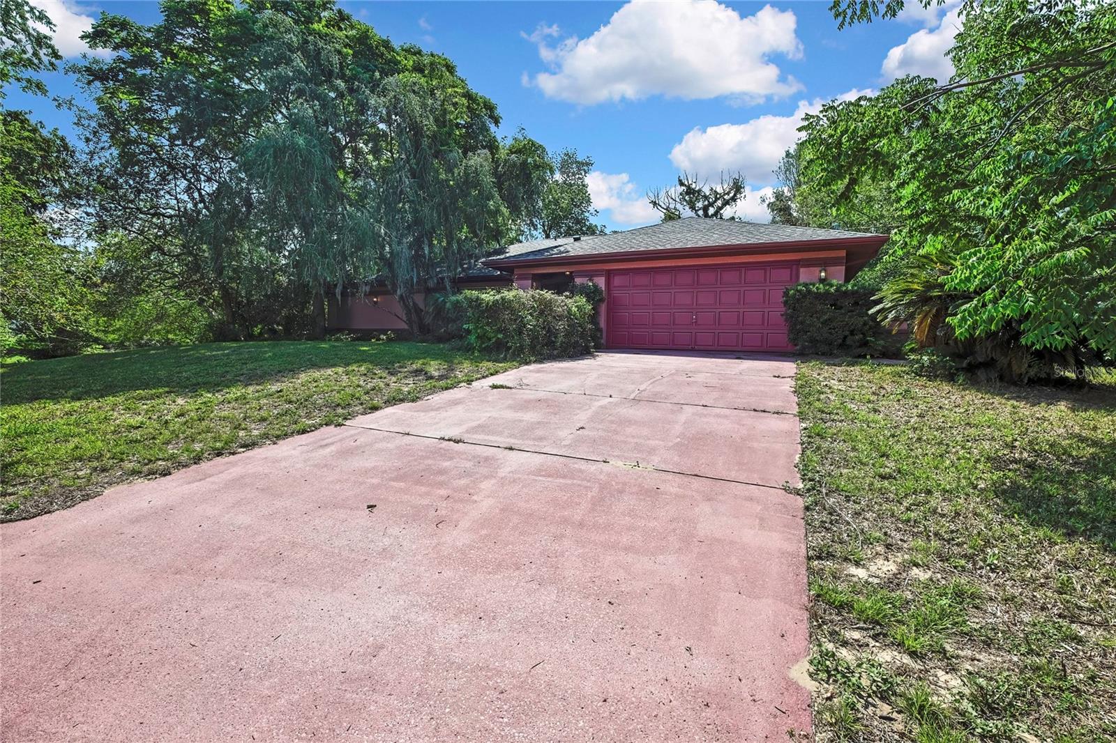 Listing photo id 1 for 4388 Tiffin Avenue