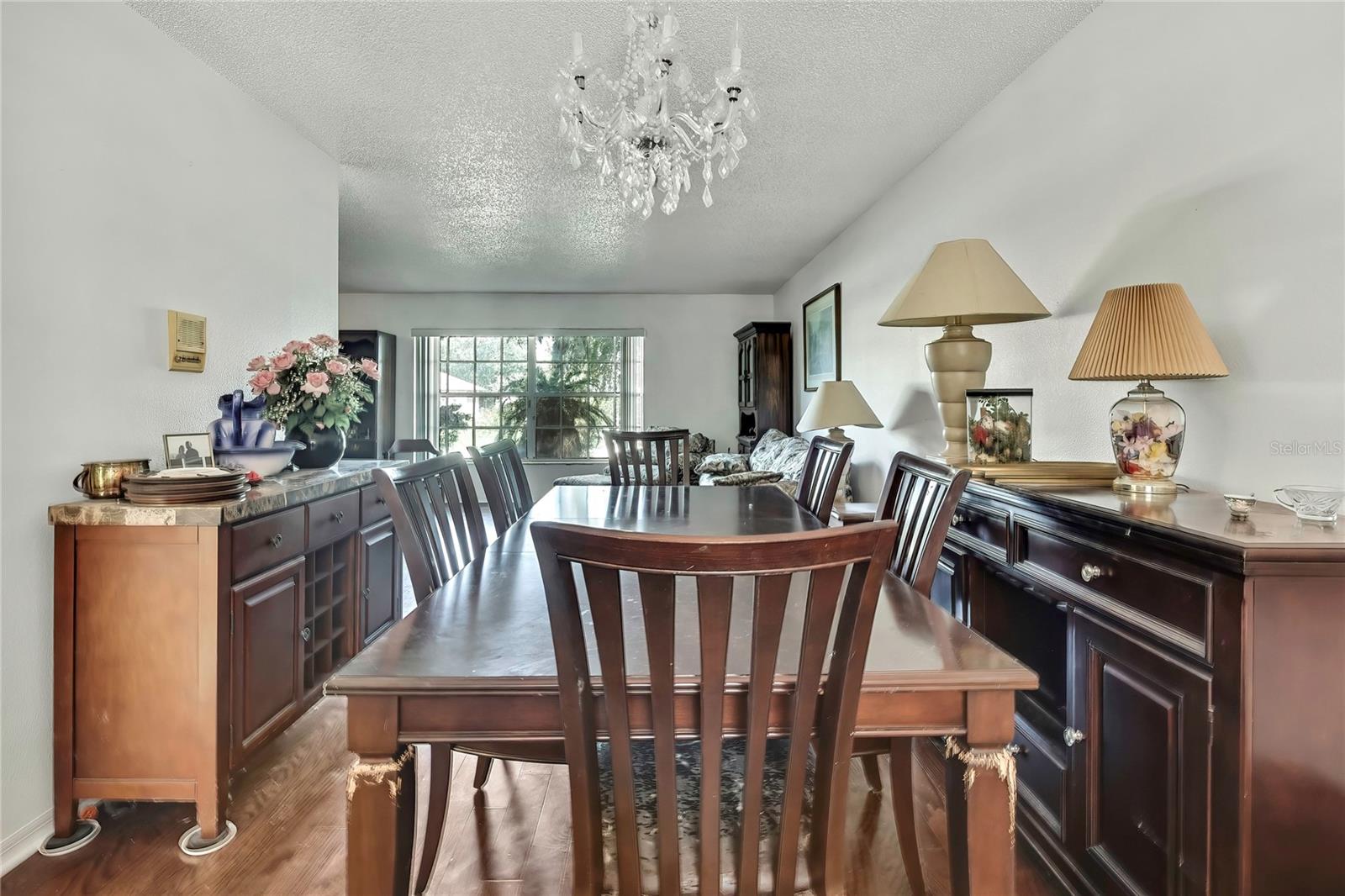 Listing photo id 7 for 4388 Tiffin Avenue