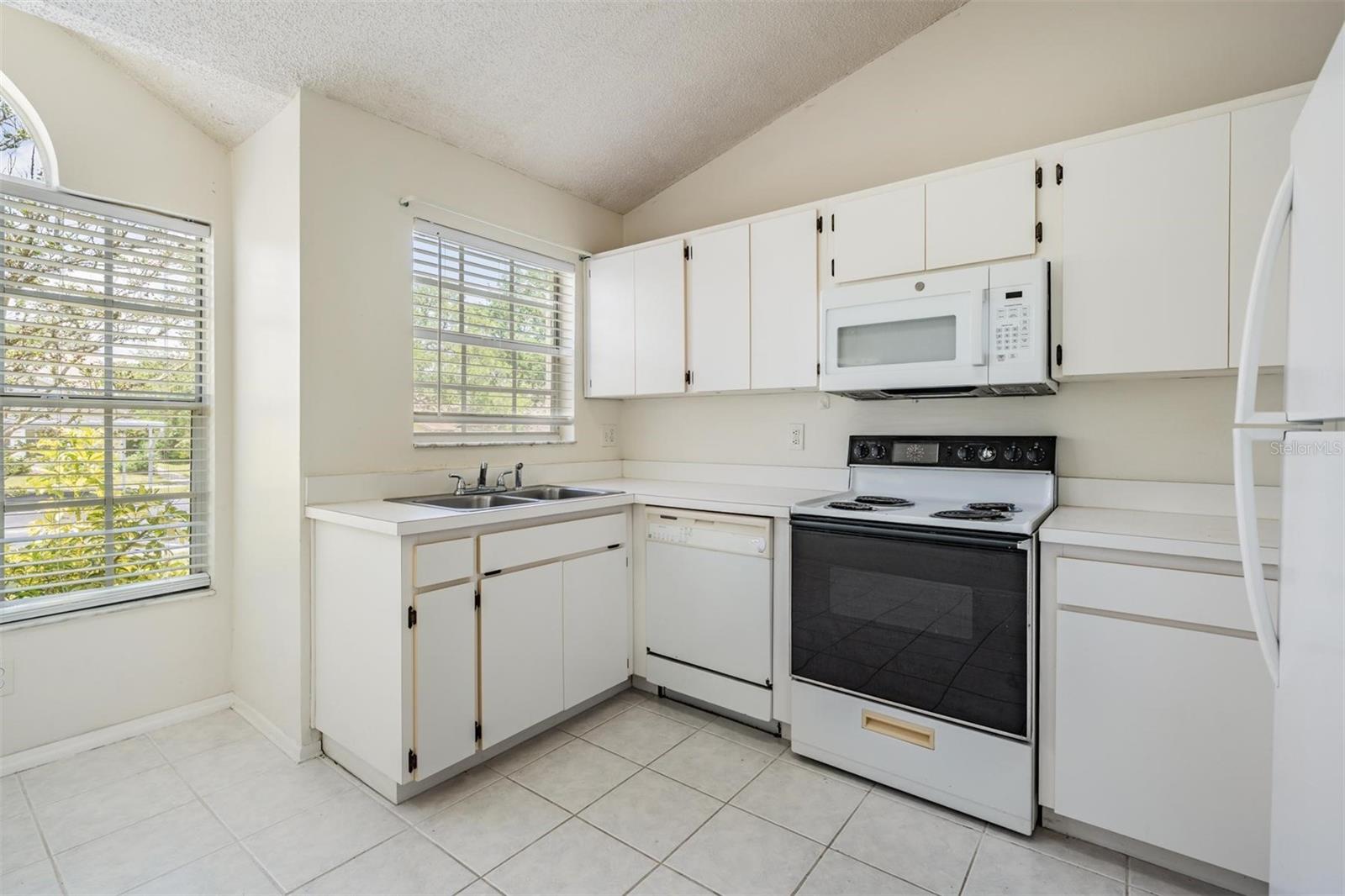 Image 14 of 46 For 2355 Bentley Drive