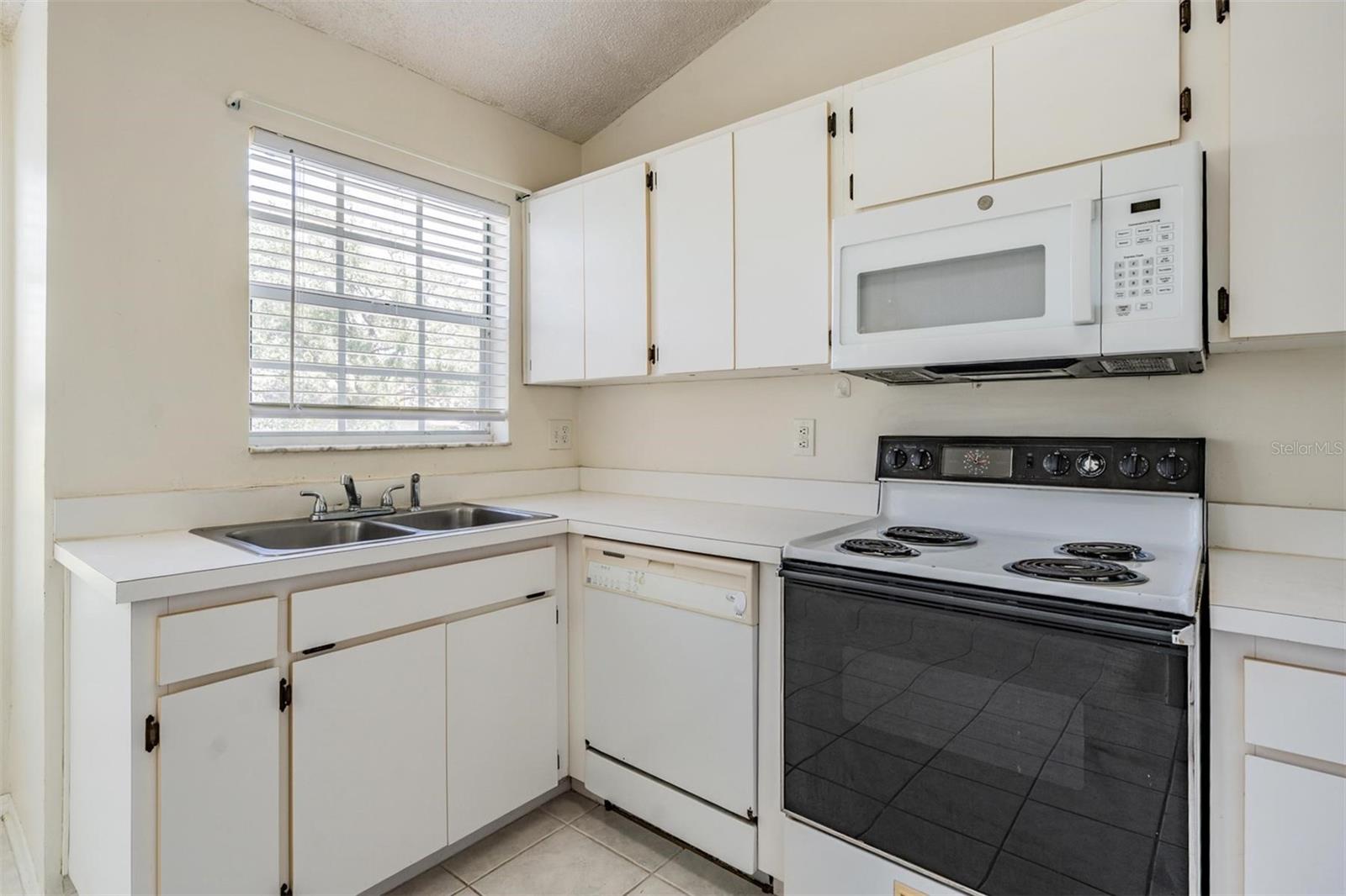 Image 15 of 46 For 2355 Bentley Drive