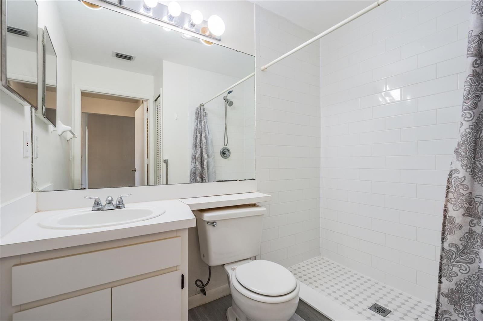 Image 21 of 46 For 2355 Bentley Drive