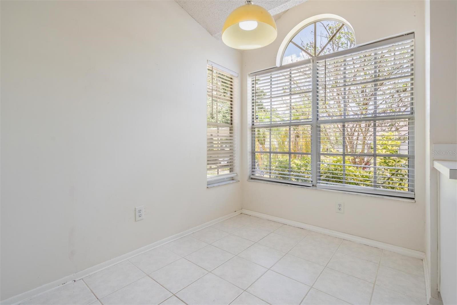 Image 5 of 46 For 2355 Bentley Drive