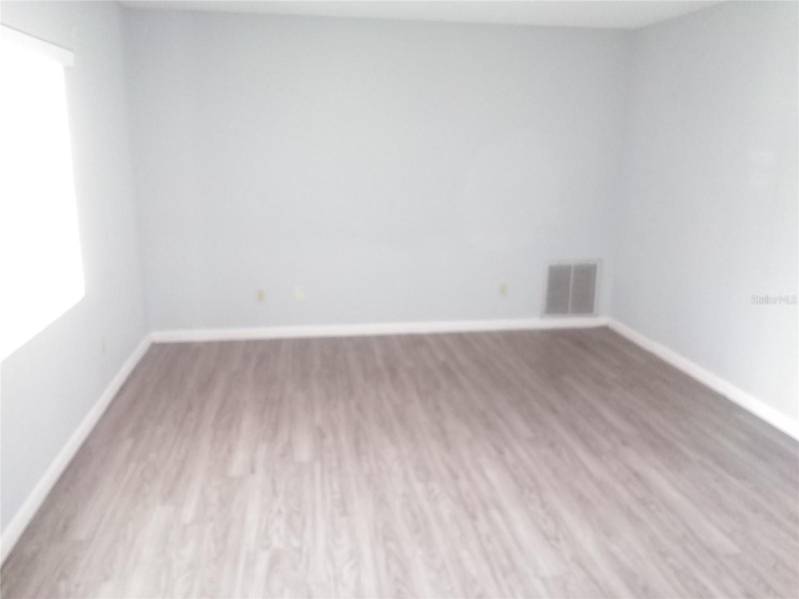 Image 3 of 25 For 9529 Village Green Circle