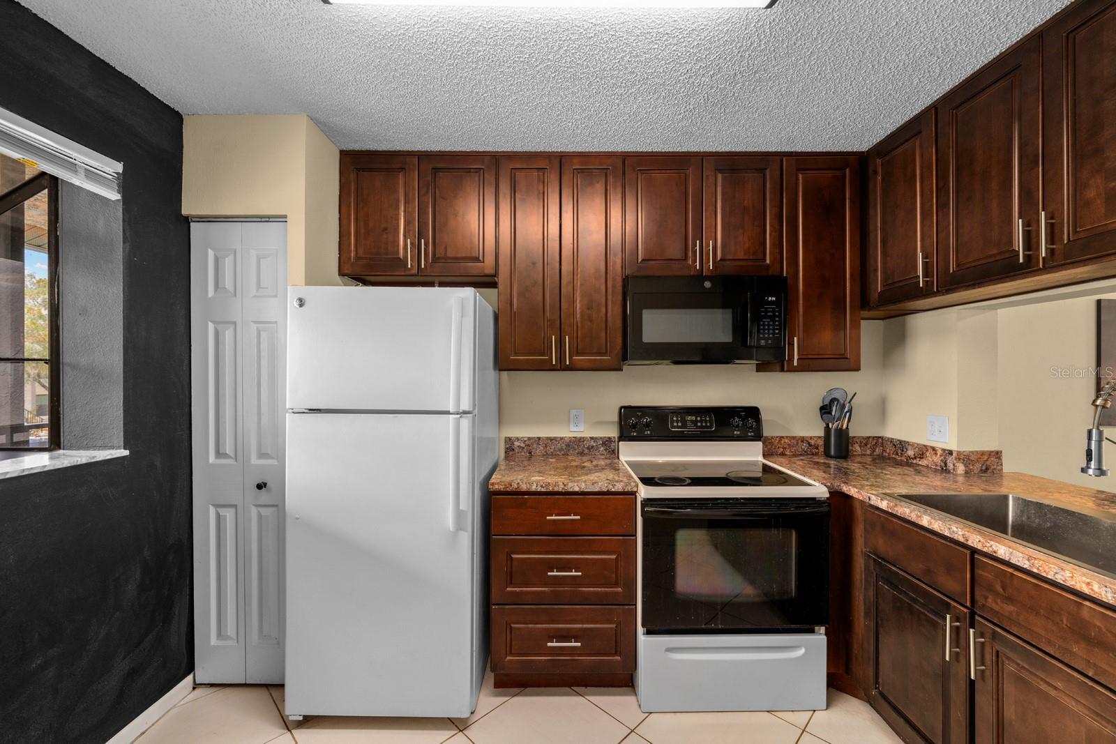 Image 4 of 30 For 1905 Oyster Catcher Lane 924
