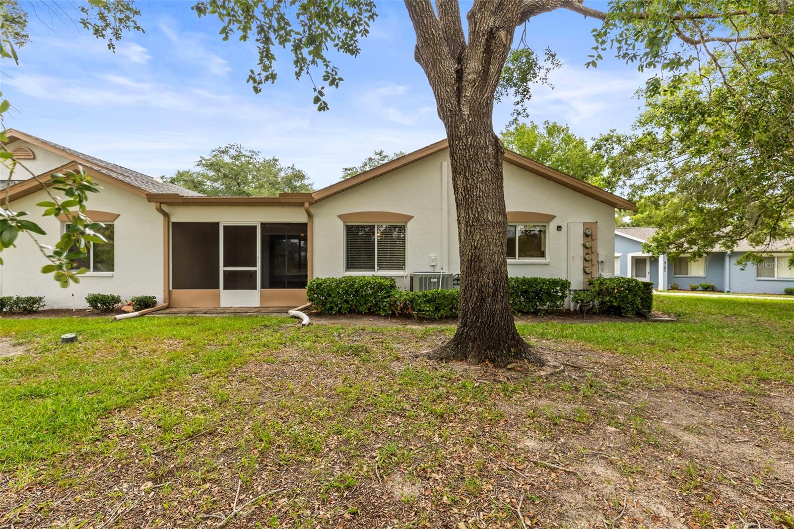 Listing photo id 31 for 8175 Sturbridge 8175