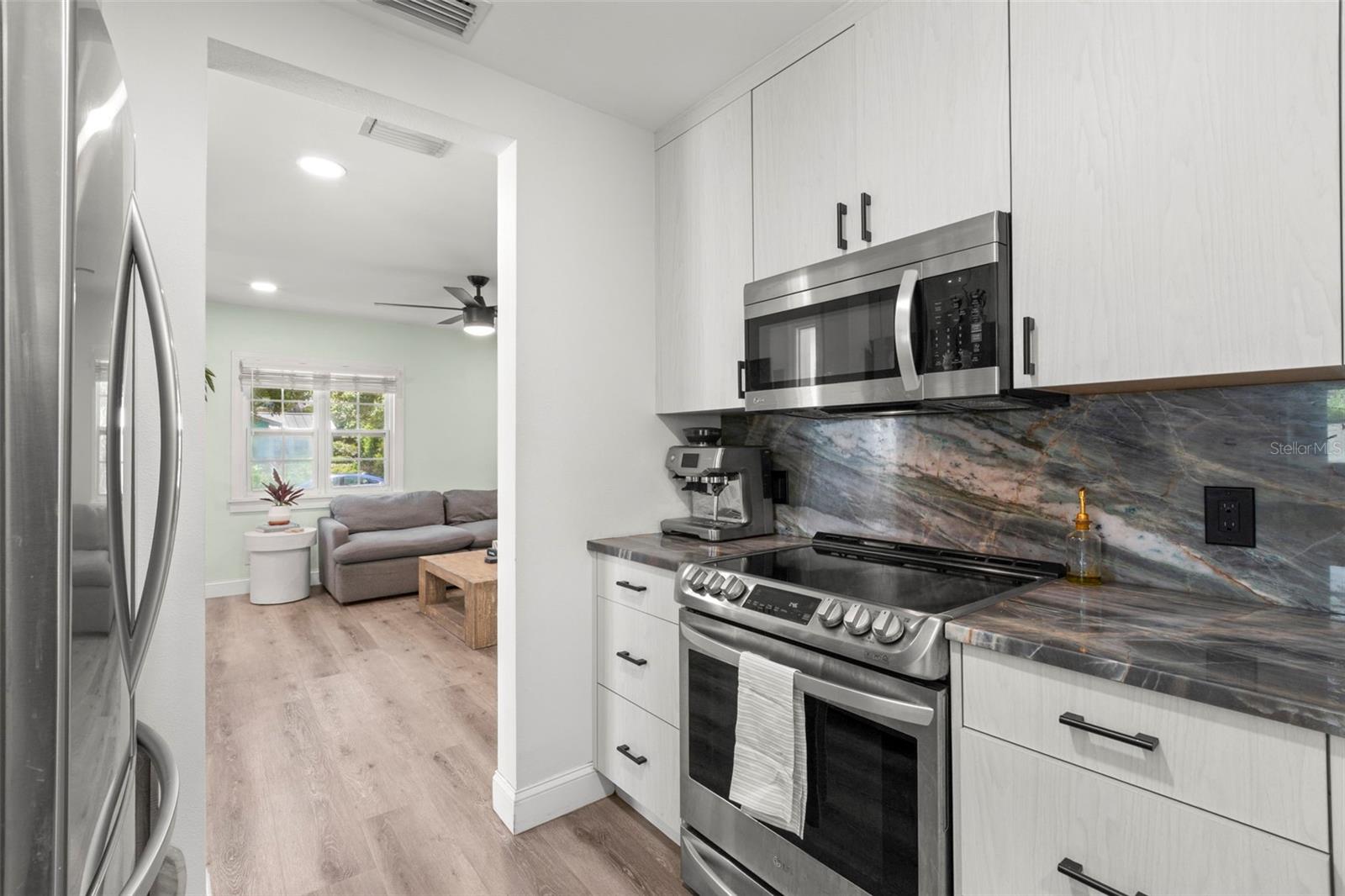Image 12 of 55 For 427 21st Avenue N