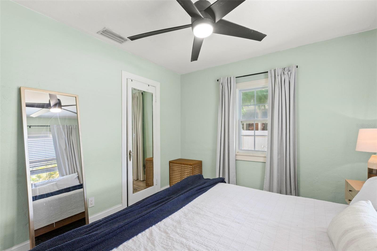 Image 17 of 55 For 427 21st Avenue N