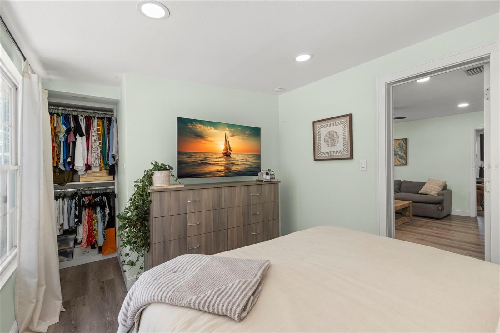 Image 22 of 55 For 427 21st Avenue N