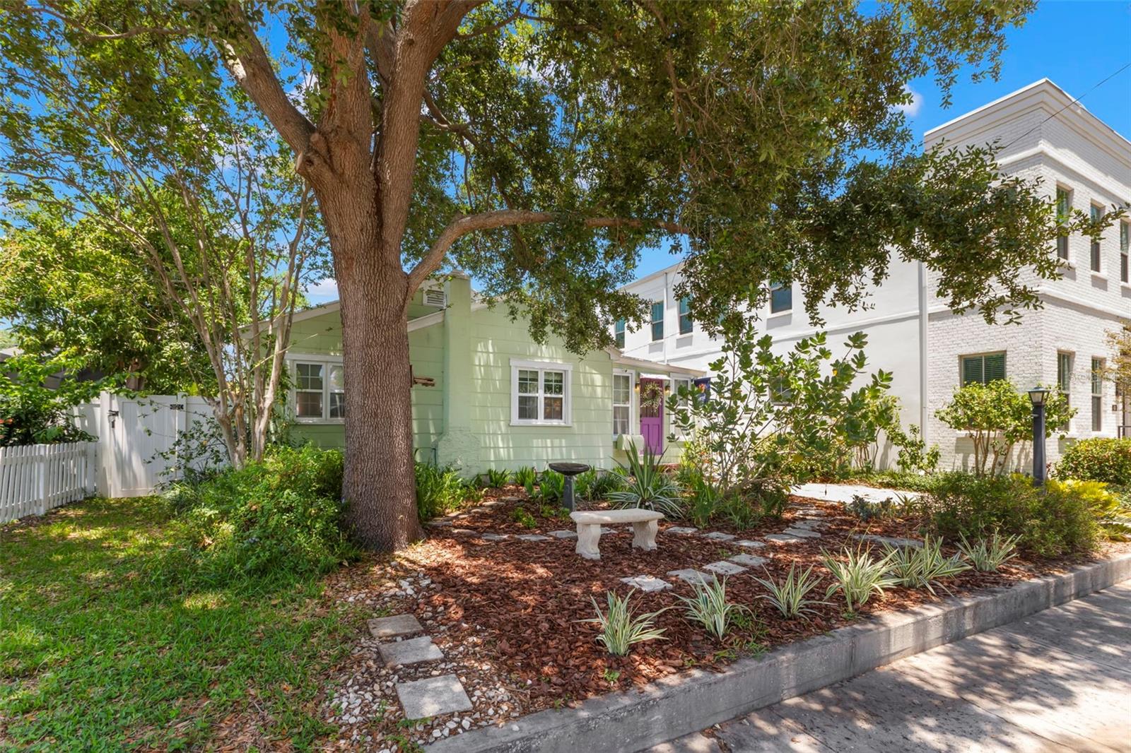 Image 3 of 55 For 427 21st Avenue N