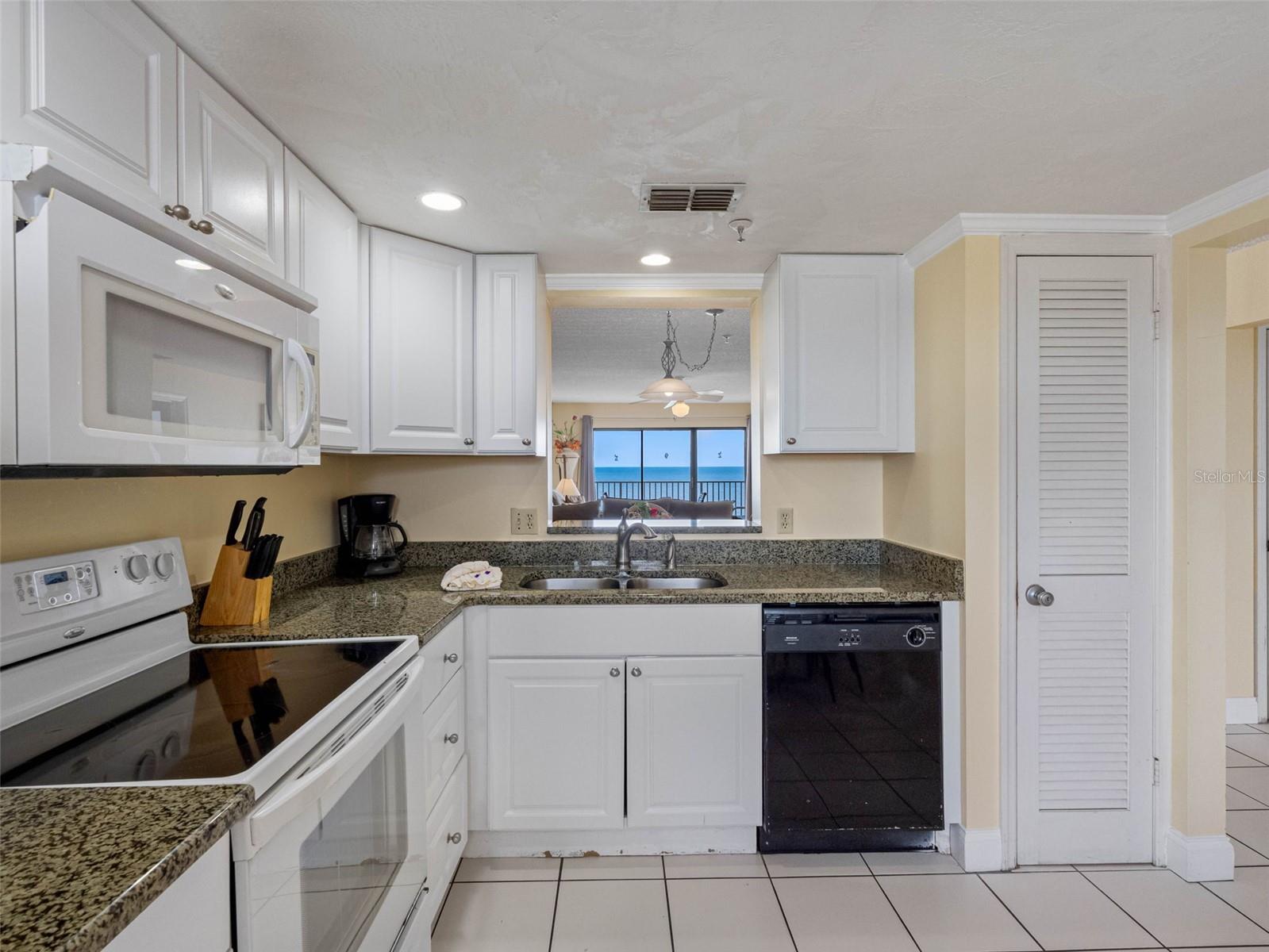 Image 31 of 45 For 13500 Gulf Boulevard 706