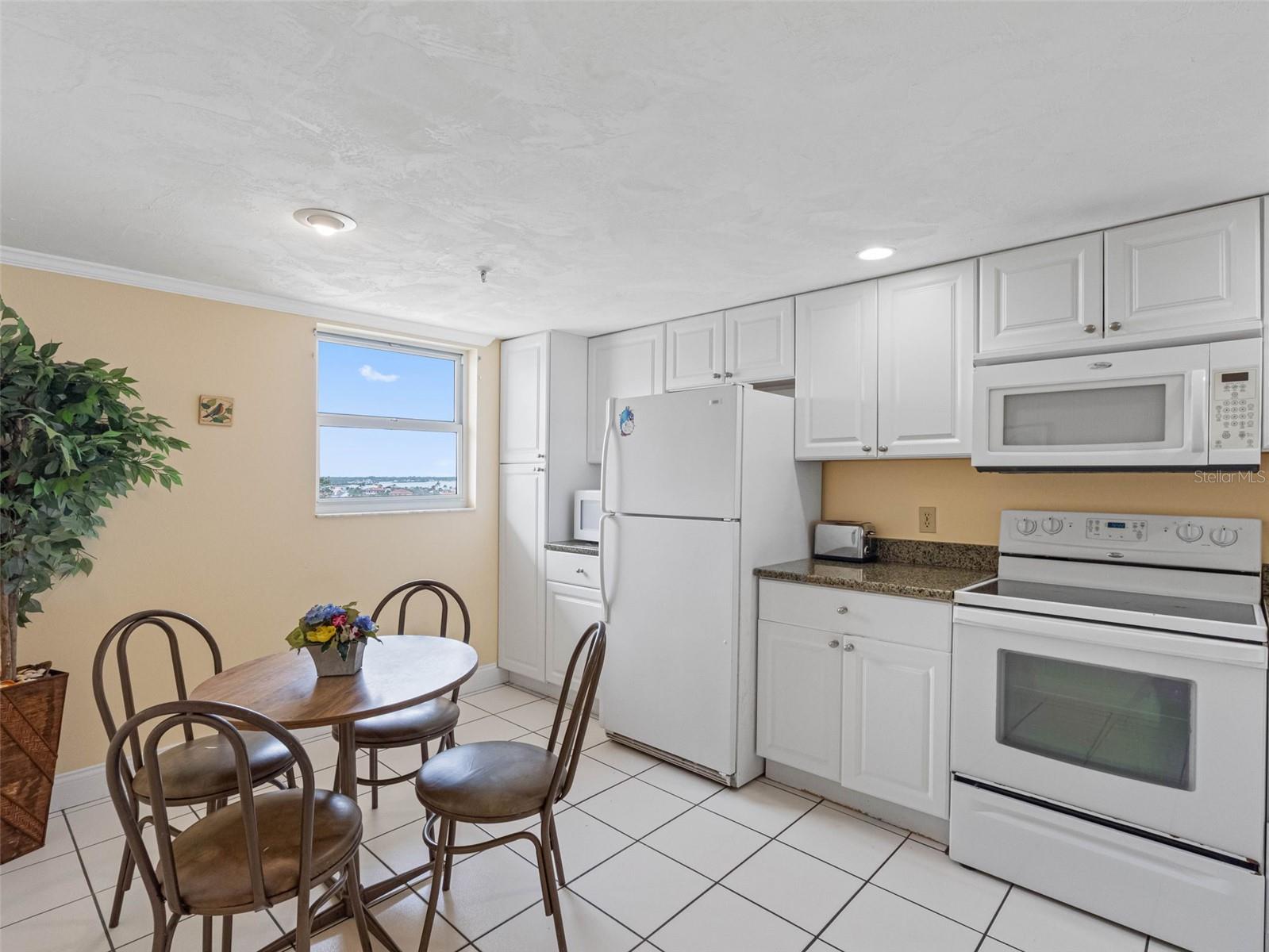 Image 34 of 45 For 13500 Gulf Boulevard 706