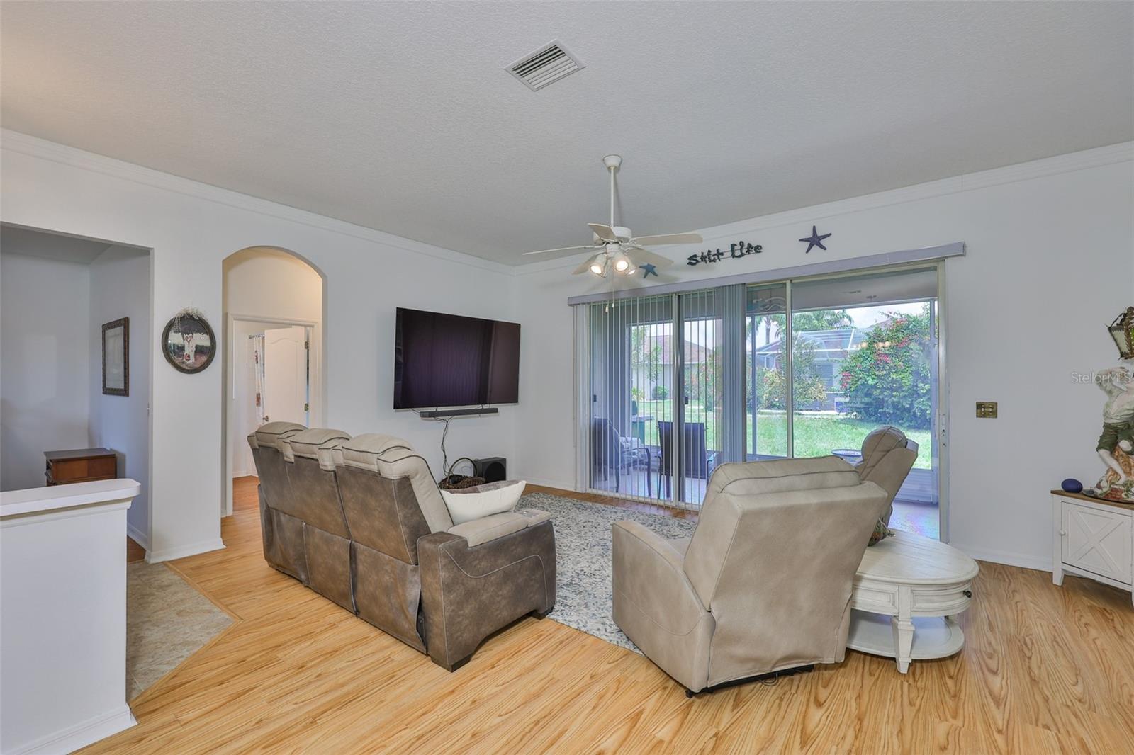 Image 9 of 44 For 2316 Lyndhurst Drive