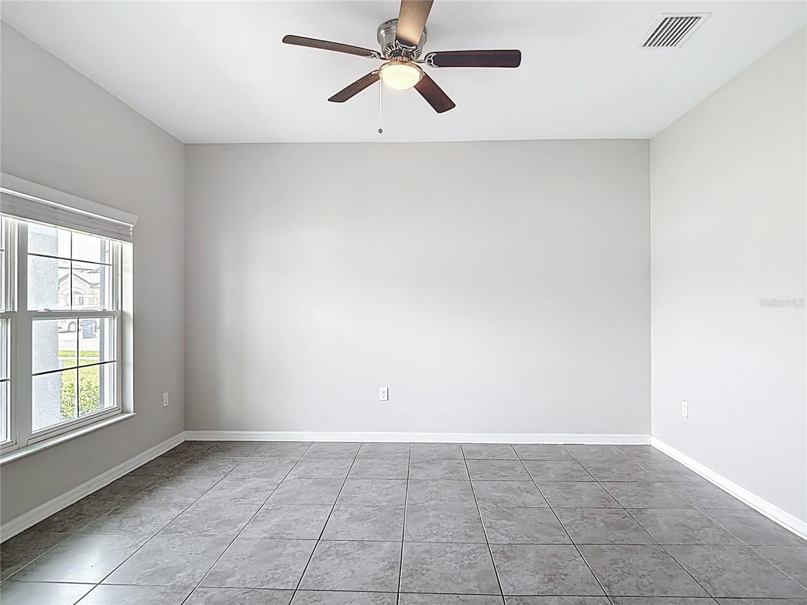 Listing photo id 12 for 7628 Surf Reed Way