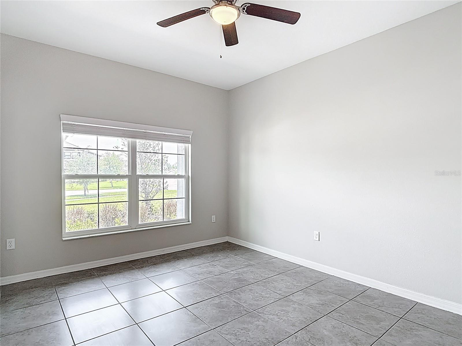 Listing photo id 13 for 7628 Surf Reed Way