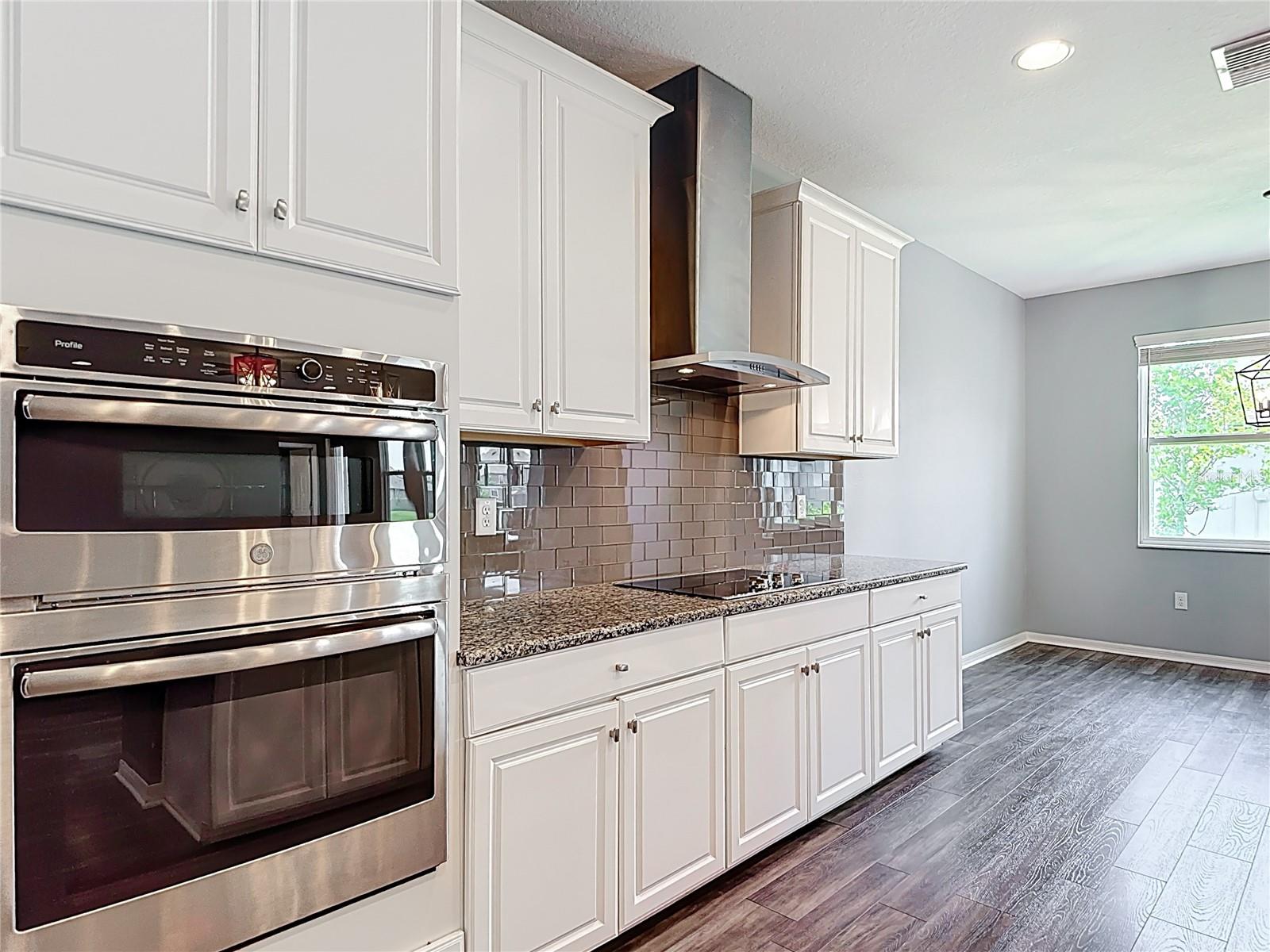 Listing photo id 18 for 7628 Surf Reed Way