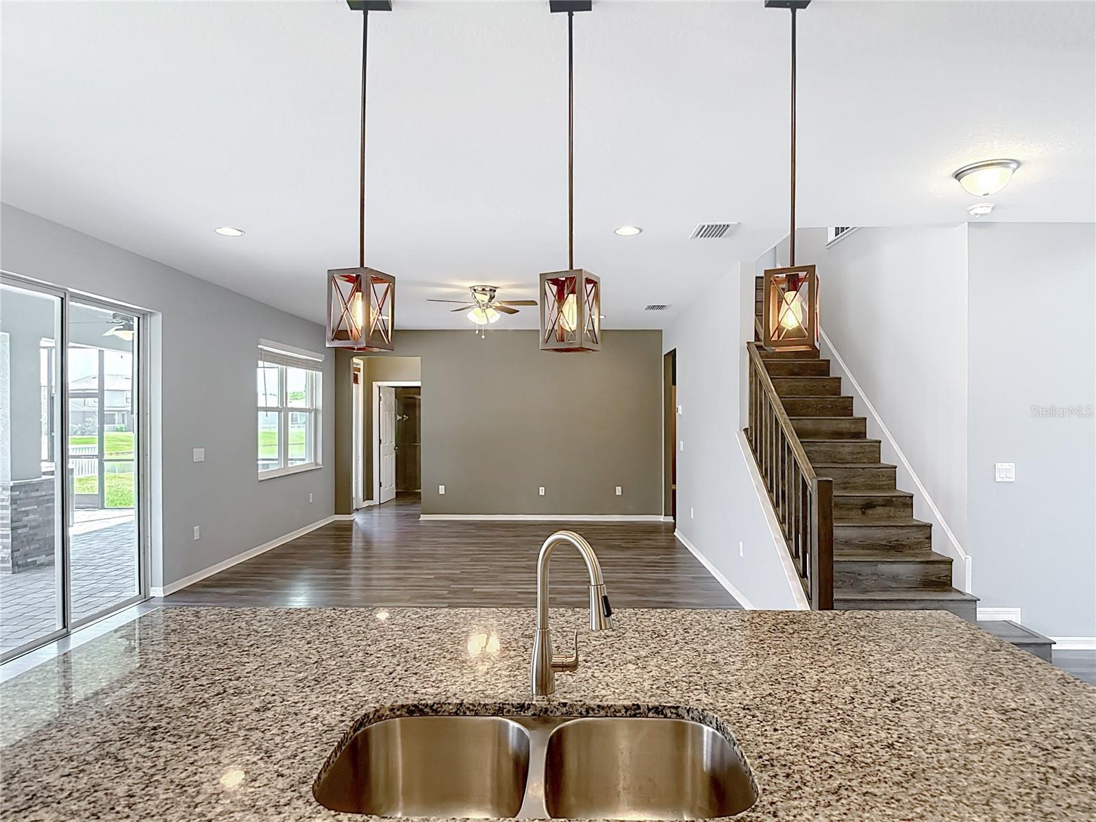 Listing photo id 21 for 7628 Surf Reed Way