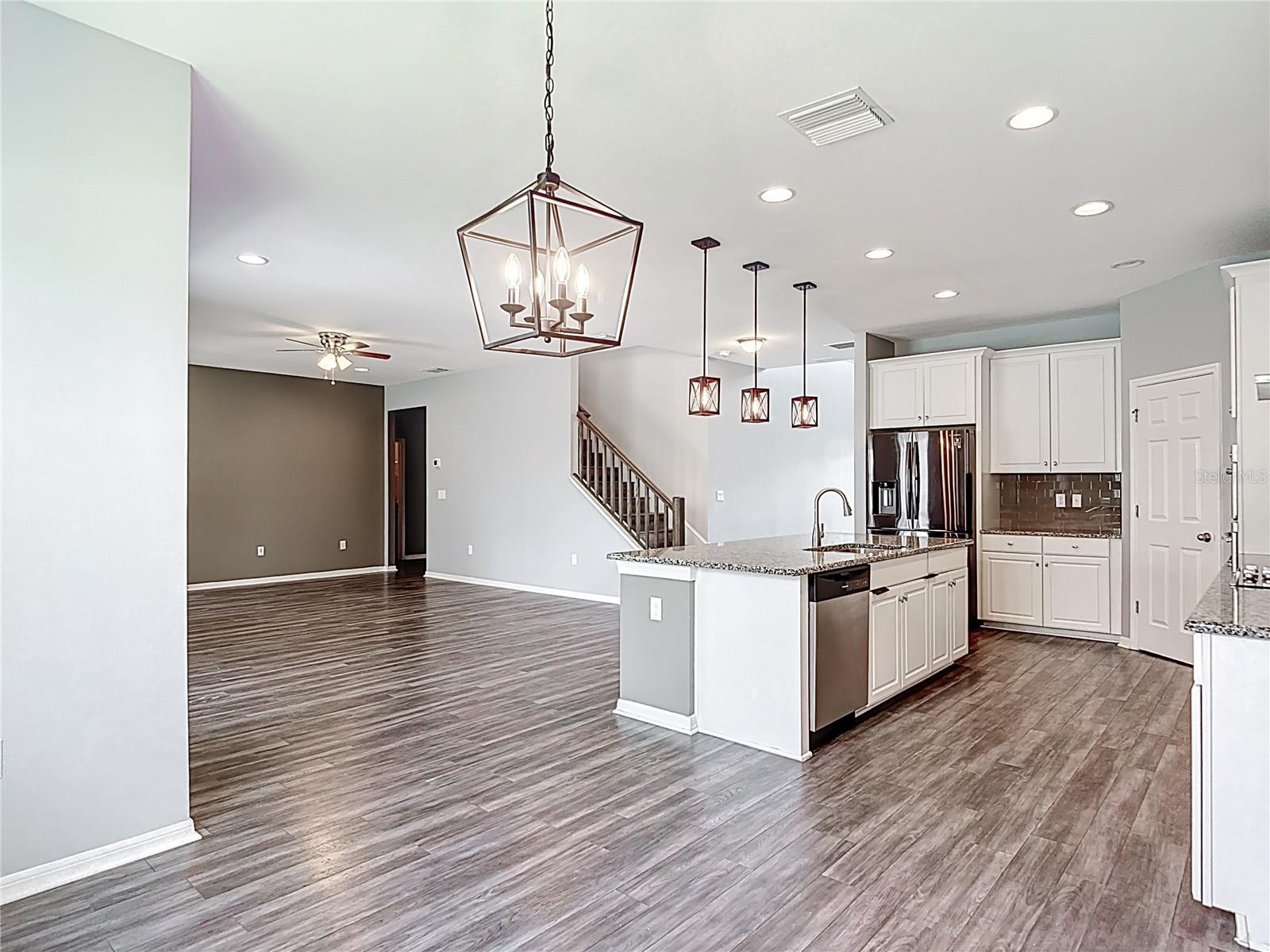 Listing photo id 27 for 7628 Surf Reed Way