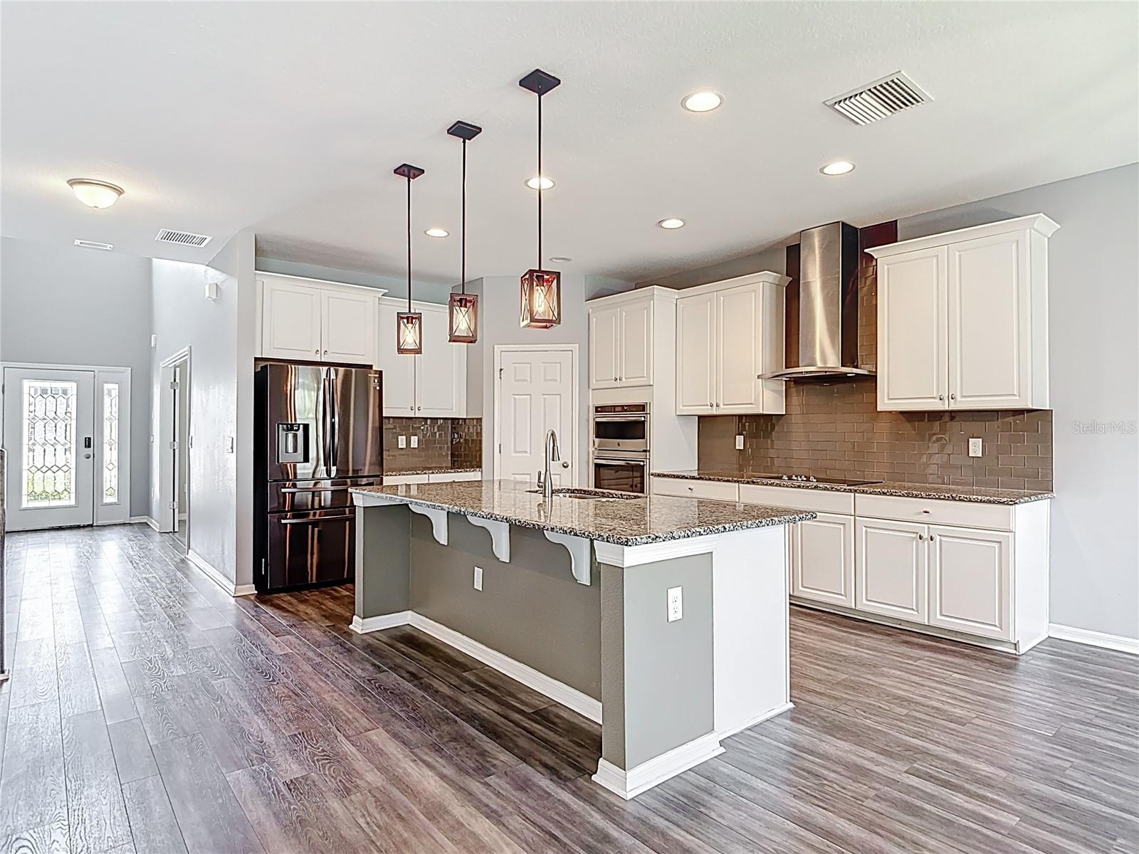 Listing photo id 28 for 7628 Surf Reed Way