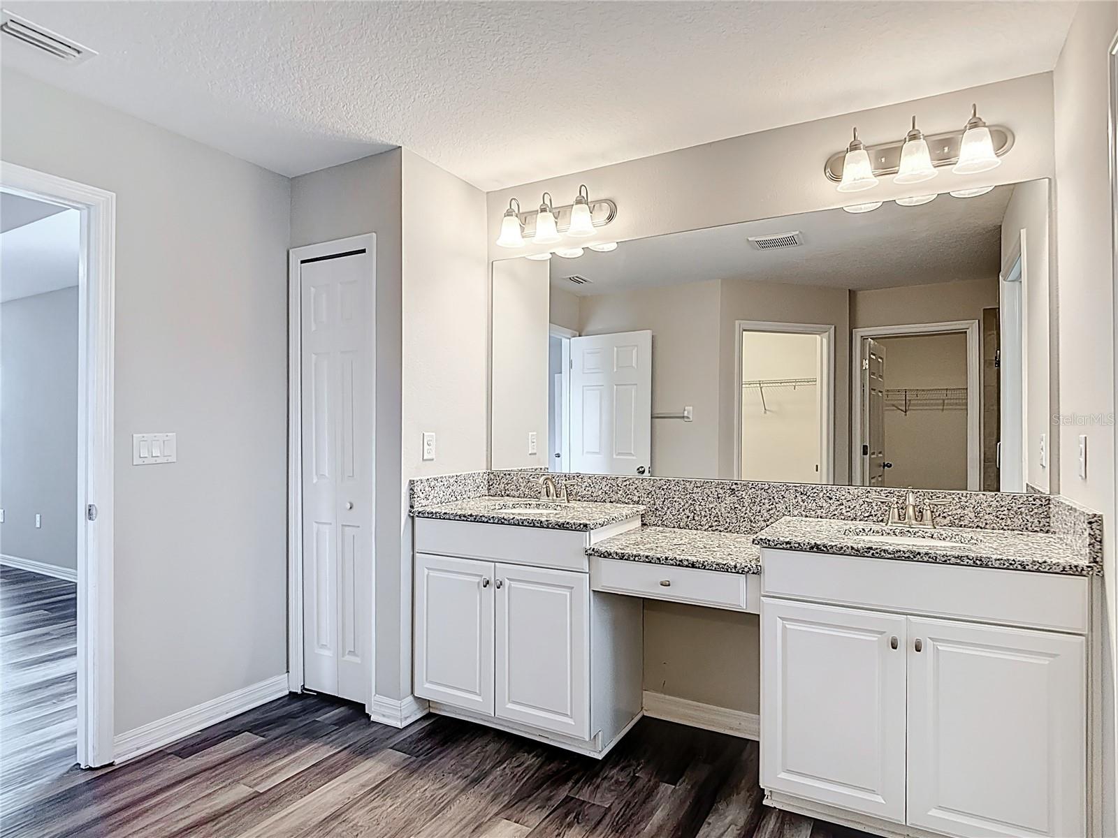 Listing photo id 65 for 7628 Surf Reed Way