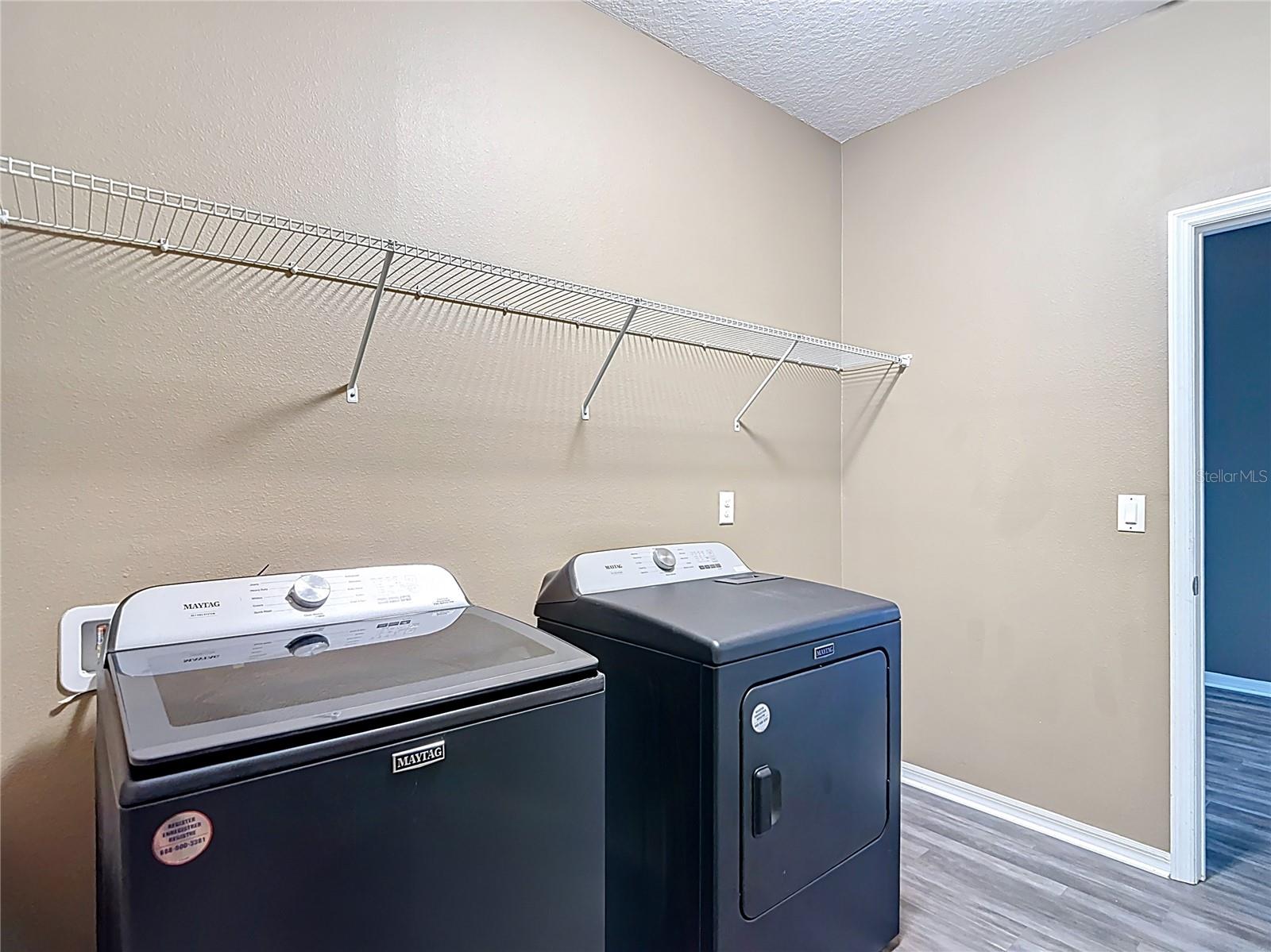 Listing photo id 67 for 7628 Surf Reed Way