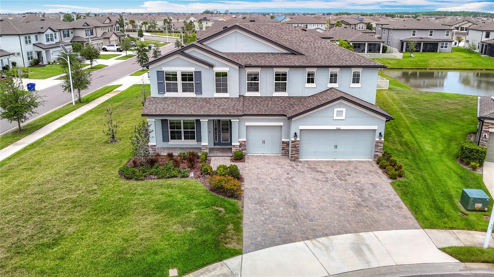 Listing photo id 5 for 7628 Surf Reed Way