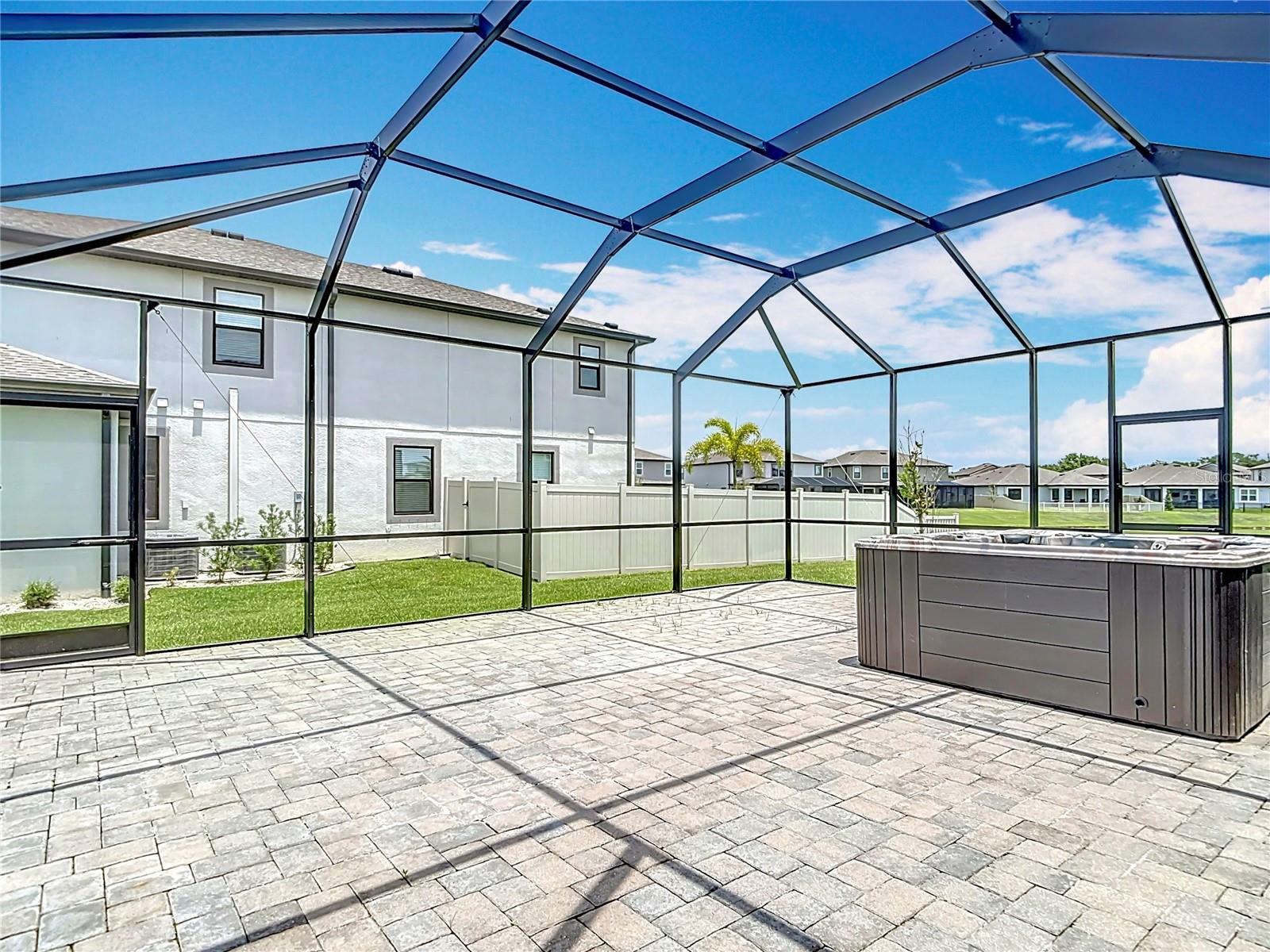Listing photo id 78 for 7628 Surf Reed Way