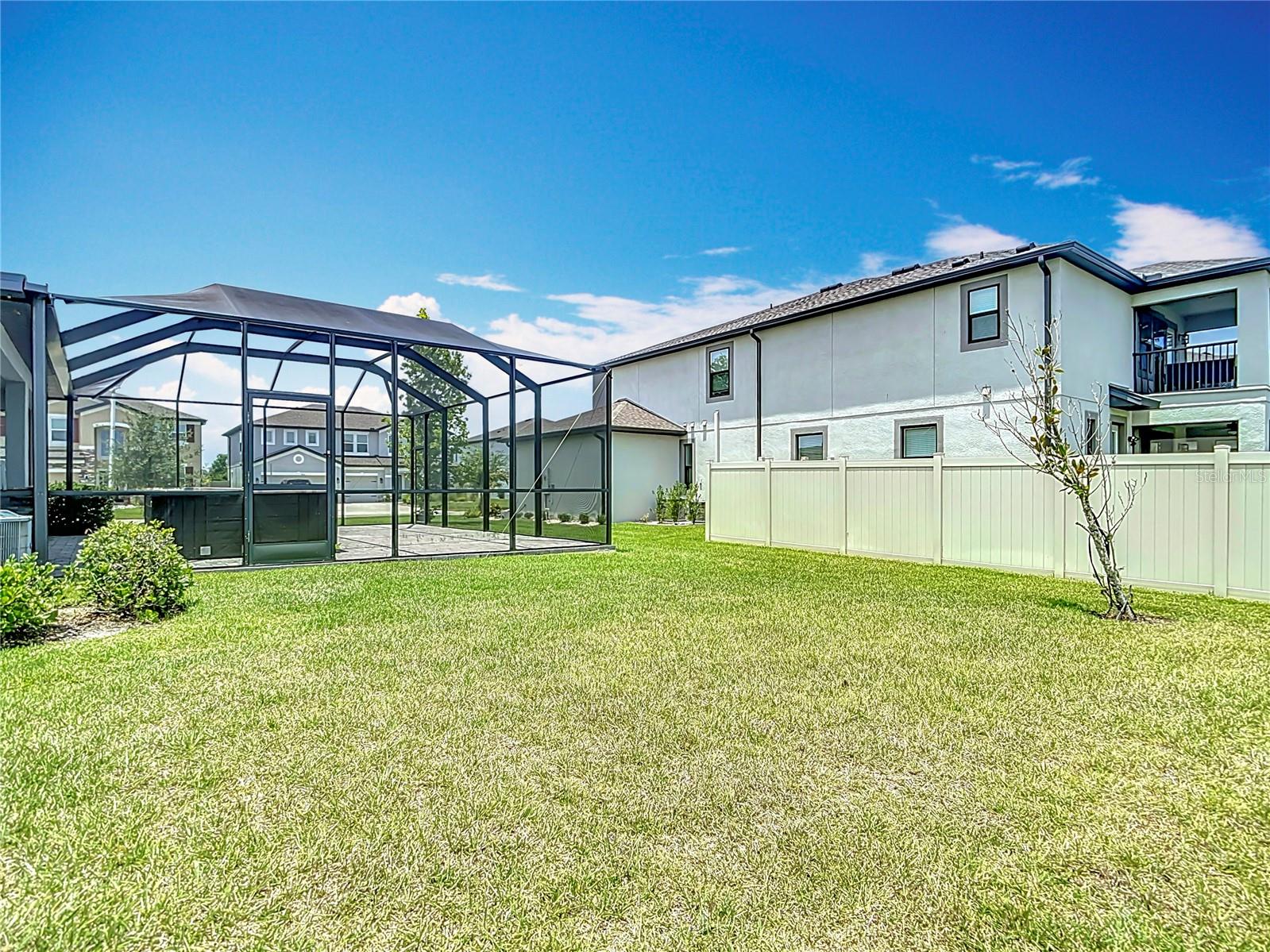 Listing photo id 80 for 7628 Surf Reed Way