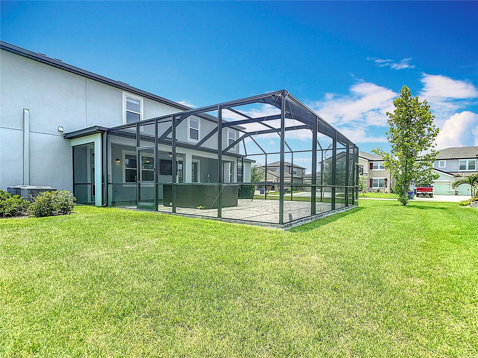 Listing photo id 82 for 7628 Surf Reed Way