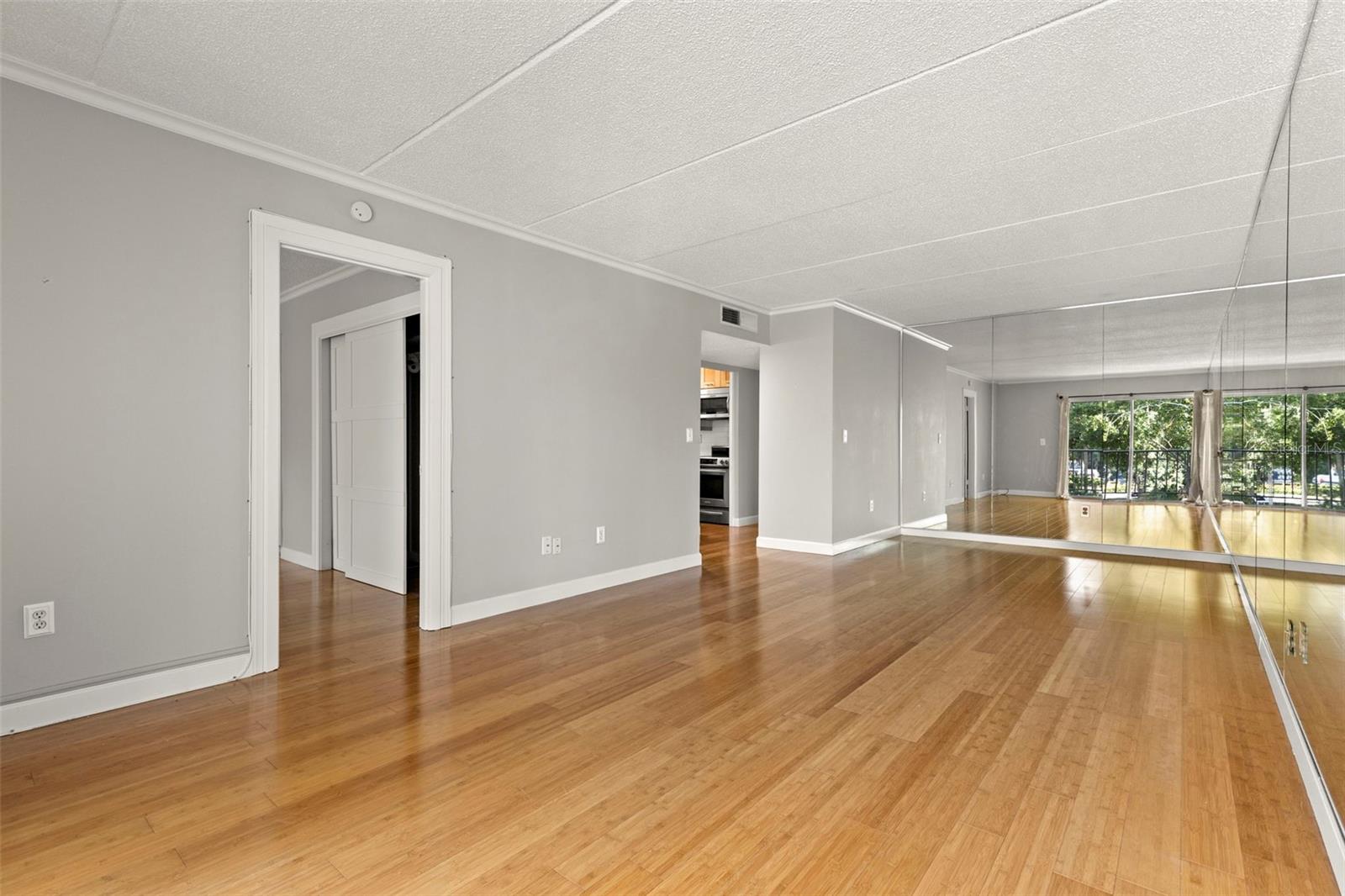 Image 13 of 25 For 3325 Bayshore Boulevard C36