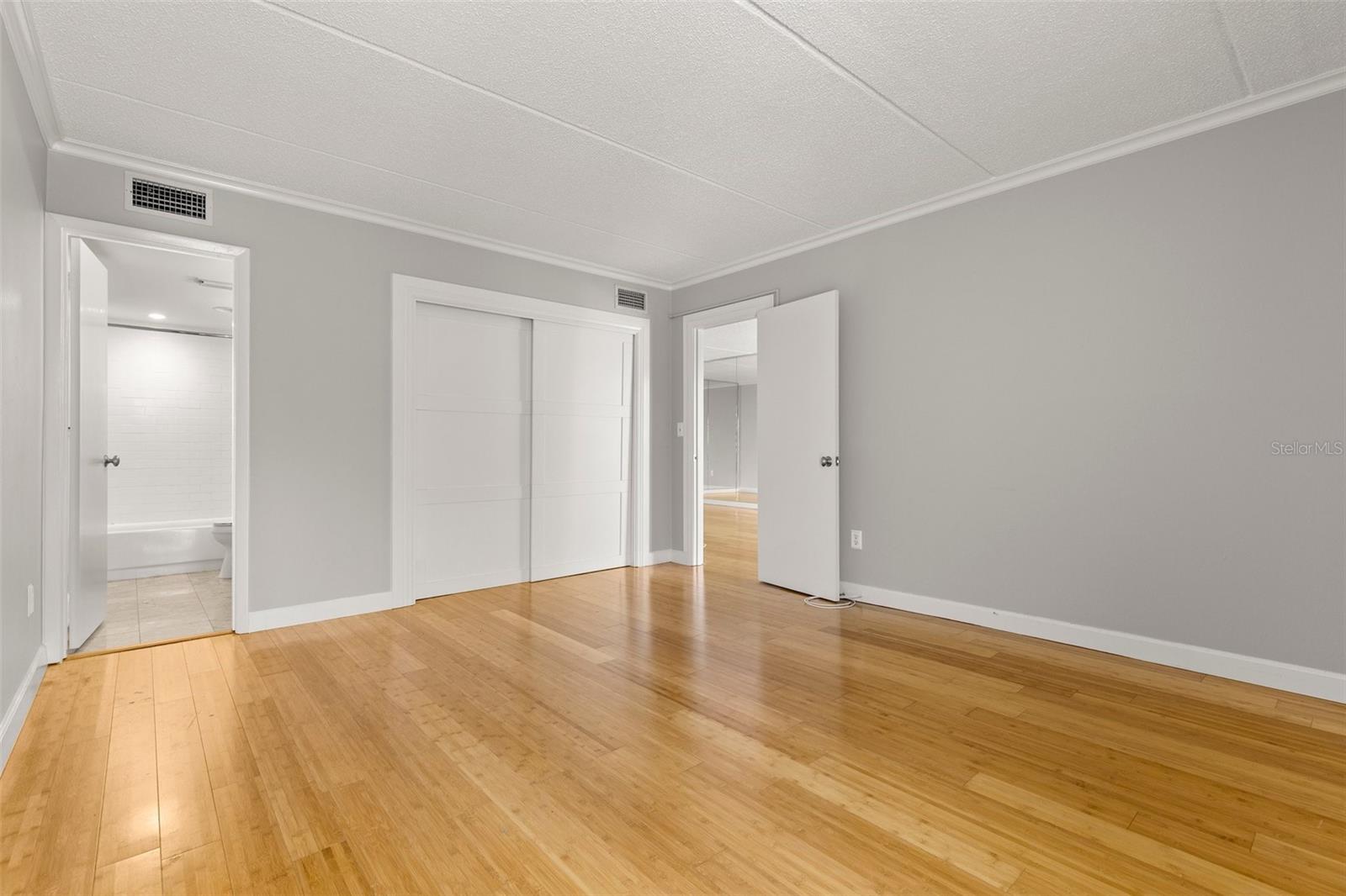 Image 16 of 25 For 3325 Bayshore Boulevard C36