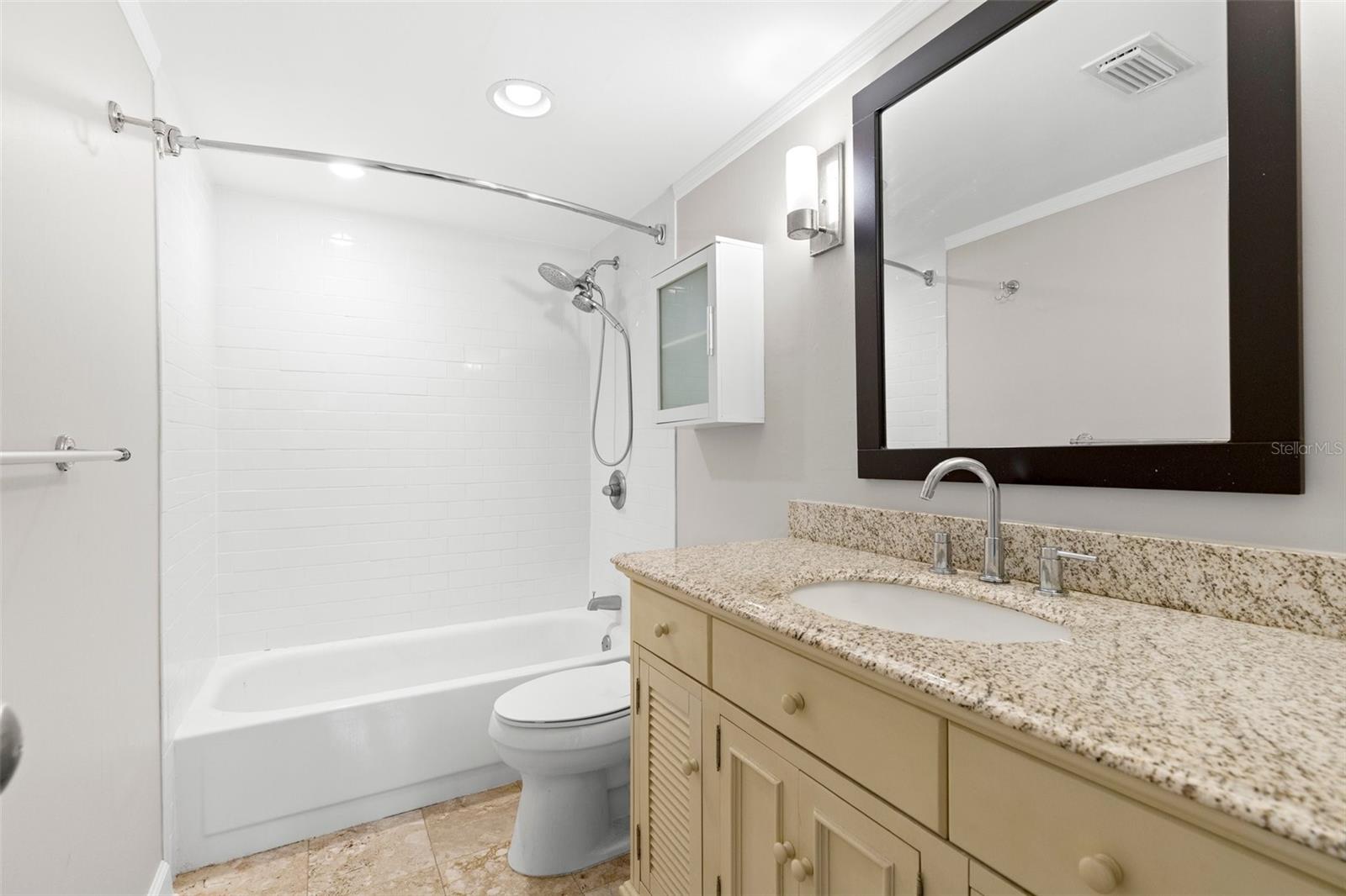 Image 17 of 25 For 3325 Bayshore Boulevard C36