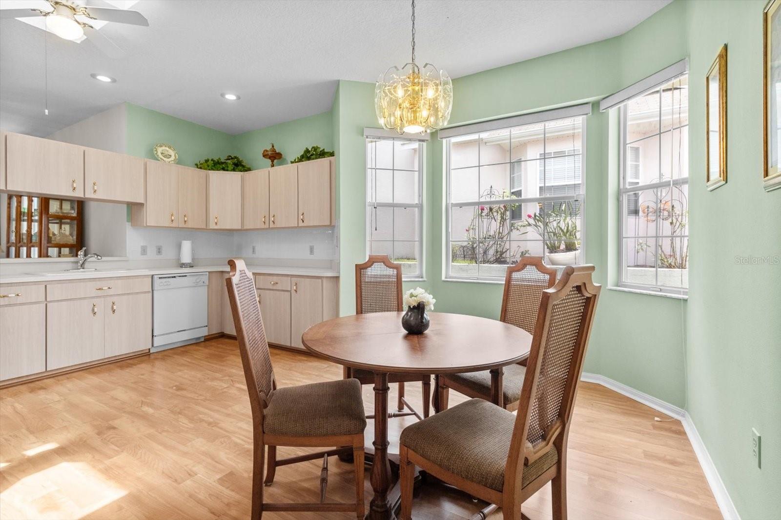 Image 17 of 50 For 3529 Belgrave Drive