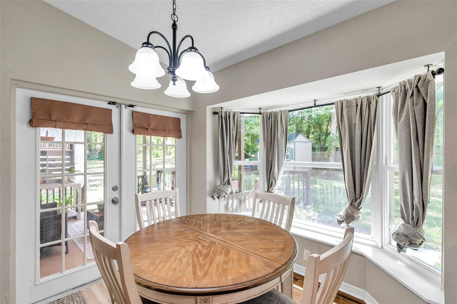 Listing photo id 14 for 316 Jenkins Avenue