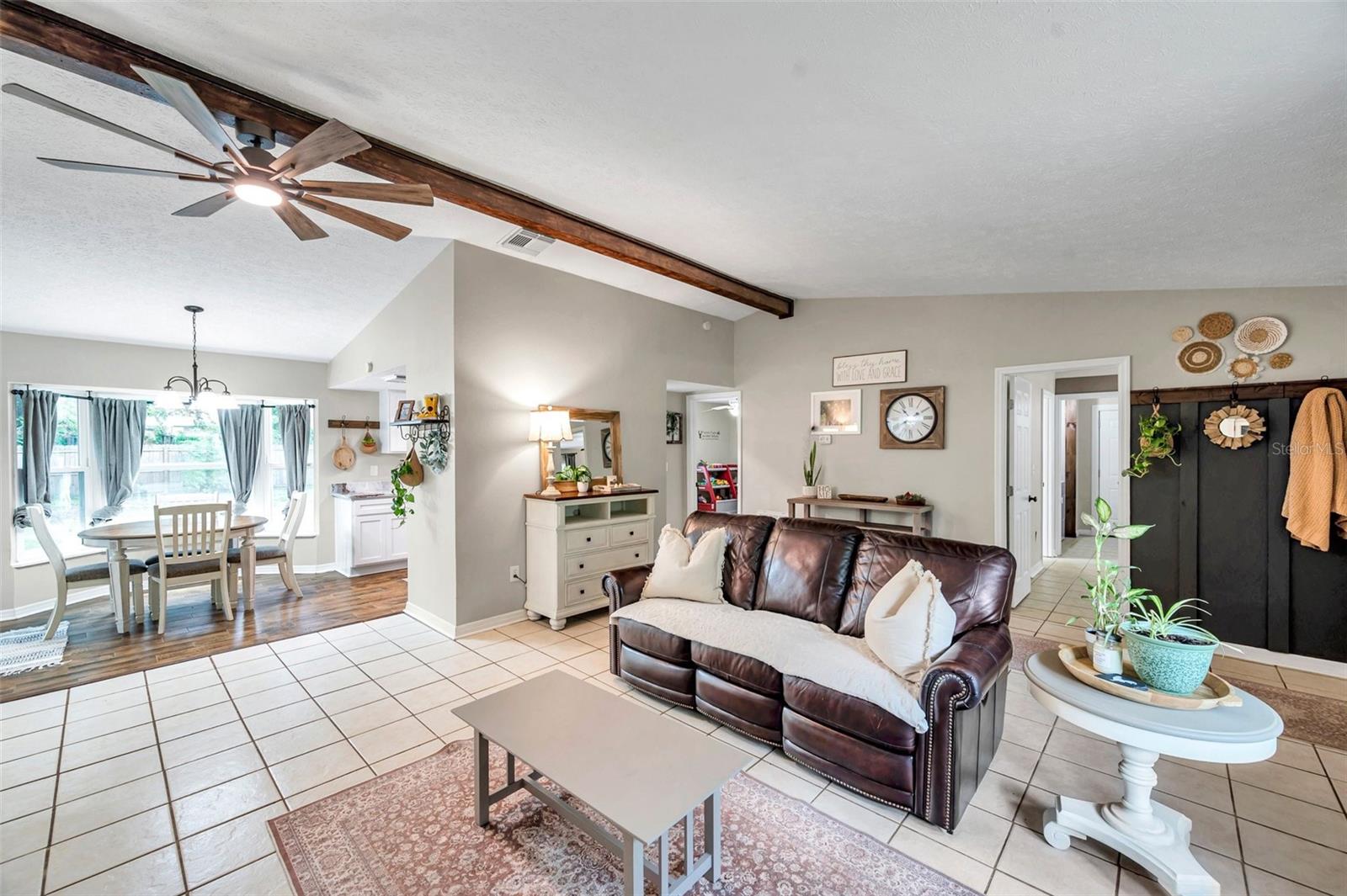 Listing photo id 18 for 316 Jenkins Avenue