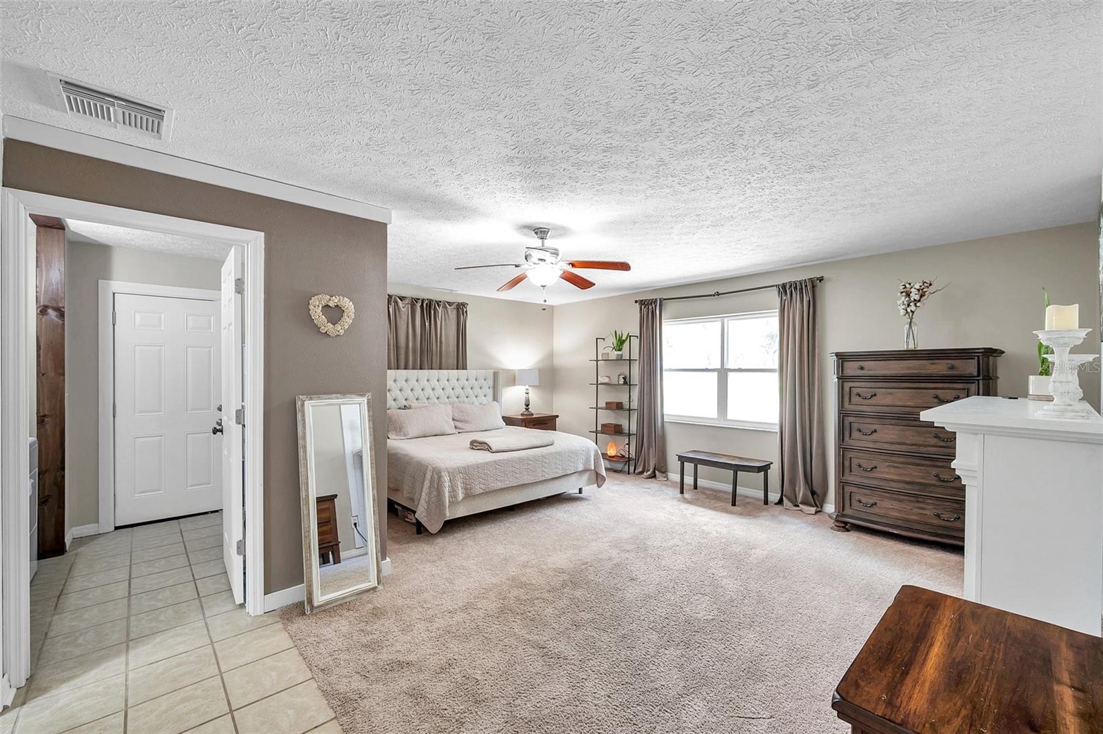 Listing photo id 21 for 316 Jenkins Avenue