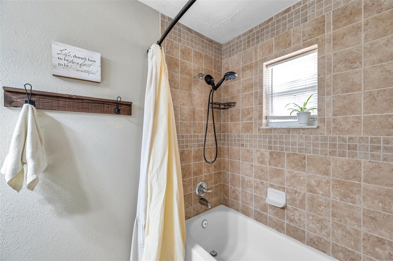 Listing photo id 25 for 316 Jenkins Avenue