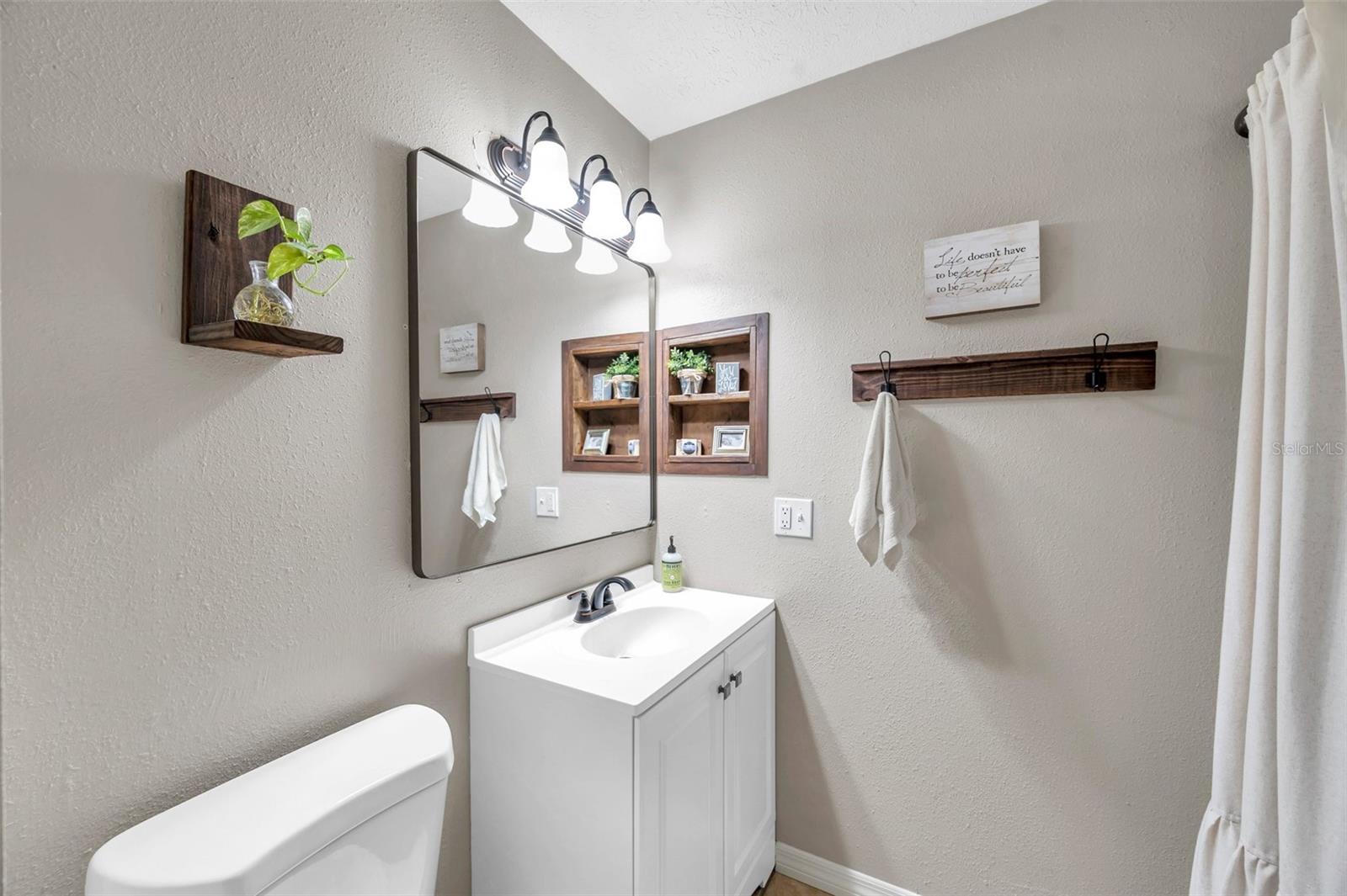 Listing photo id 26 for 316 Jenkins Avenue